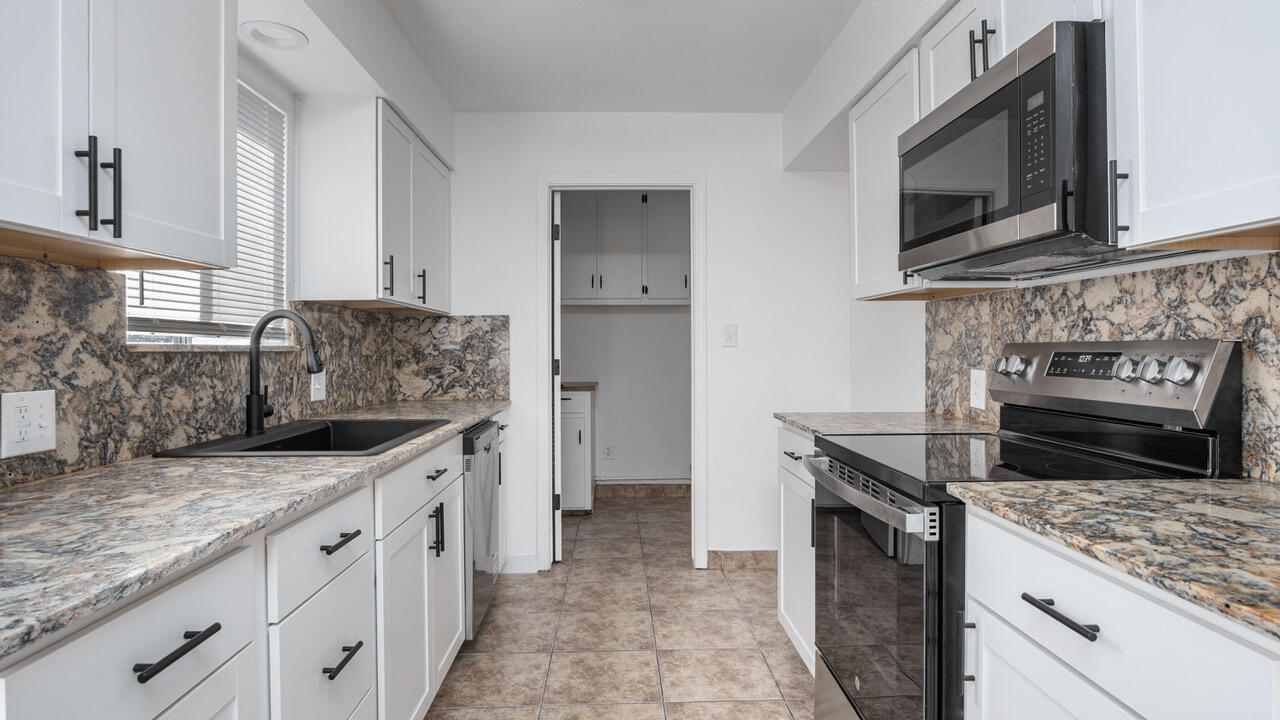 540 W Theta Ln, Porterville, CA 93257