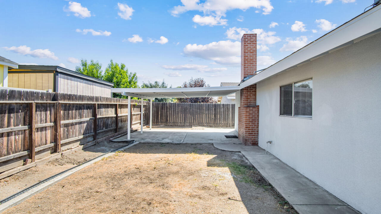 540 W Theta Ln, Porterville, CA 93257