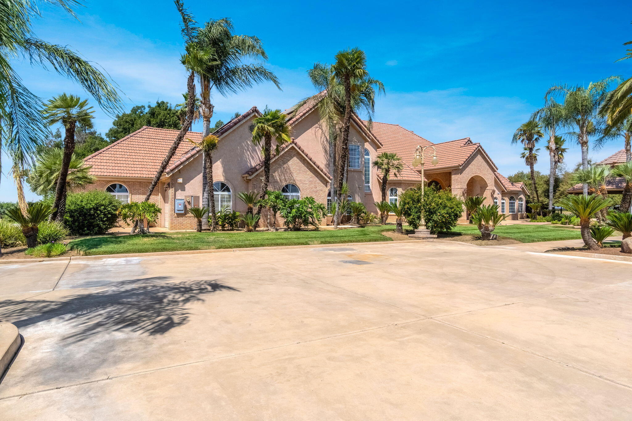41481 Road 120, Orosi, CA 93647