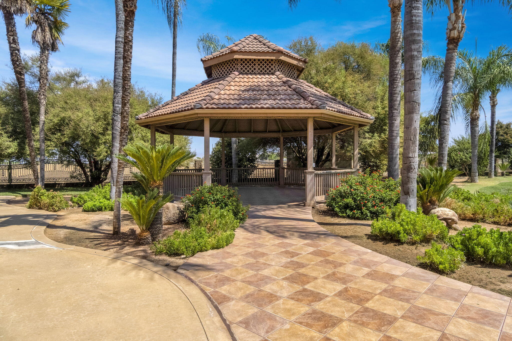 41481 Road 120, Orosi, CA 93647