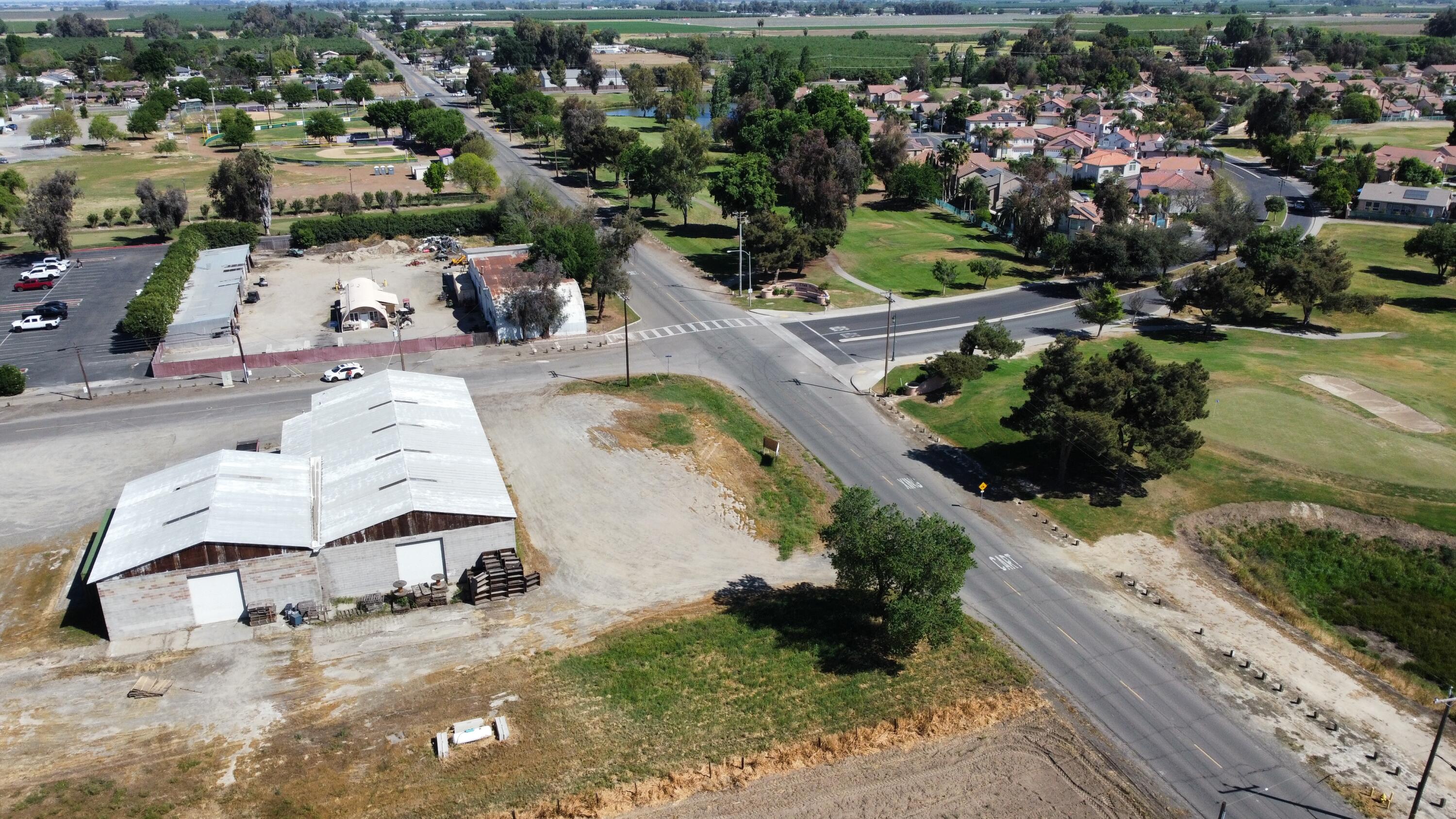 000 Iona Ave, Lemoore, CA 93245