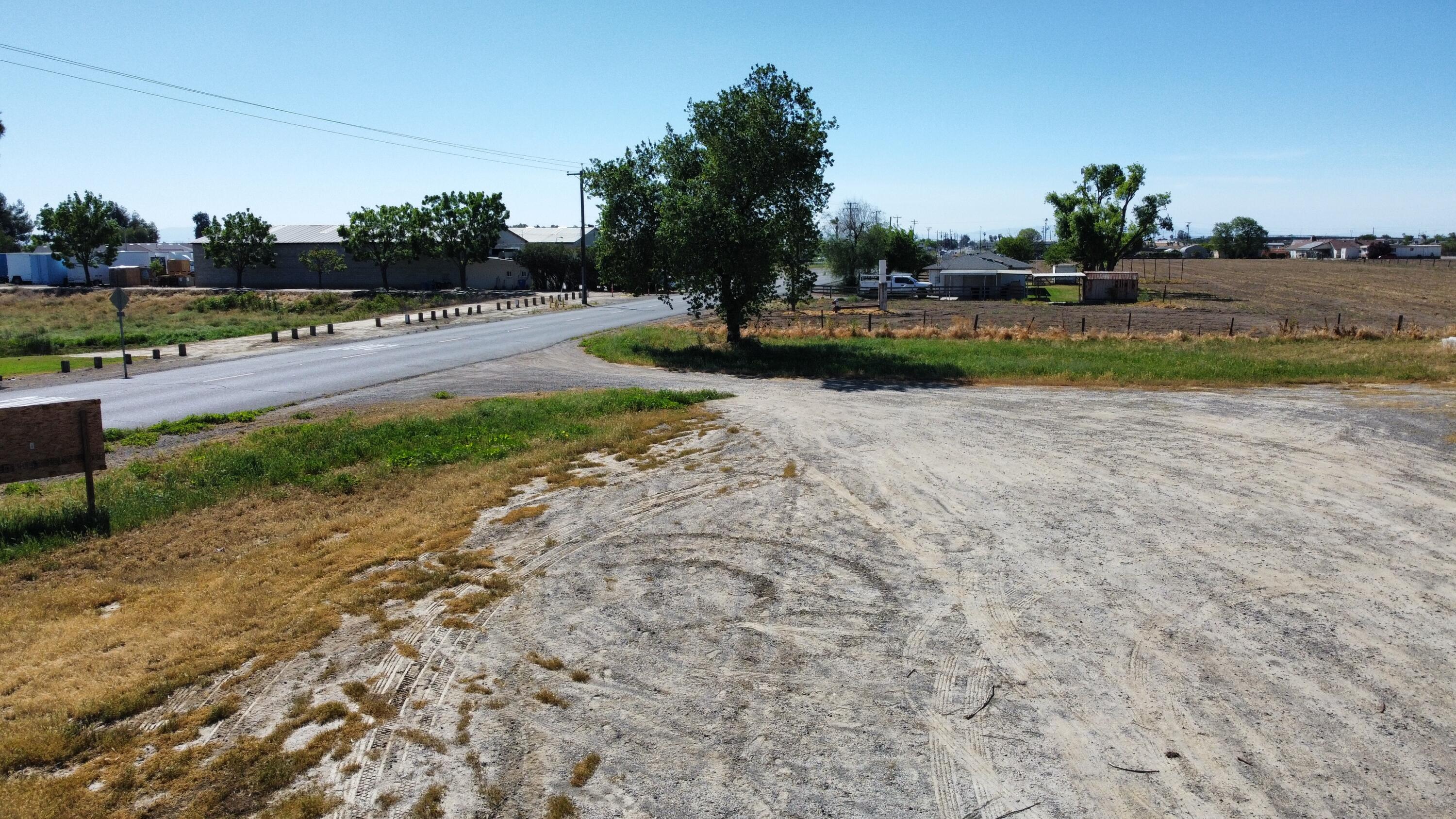 000 Iona Ave, Lemoore, CA 93245
