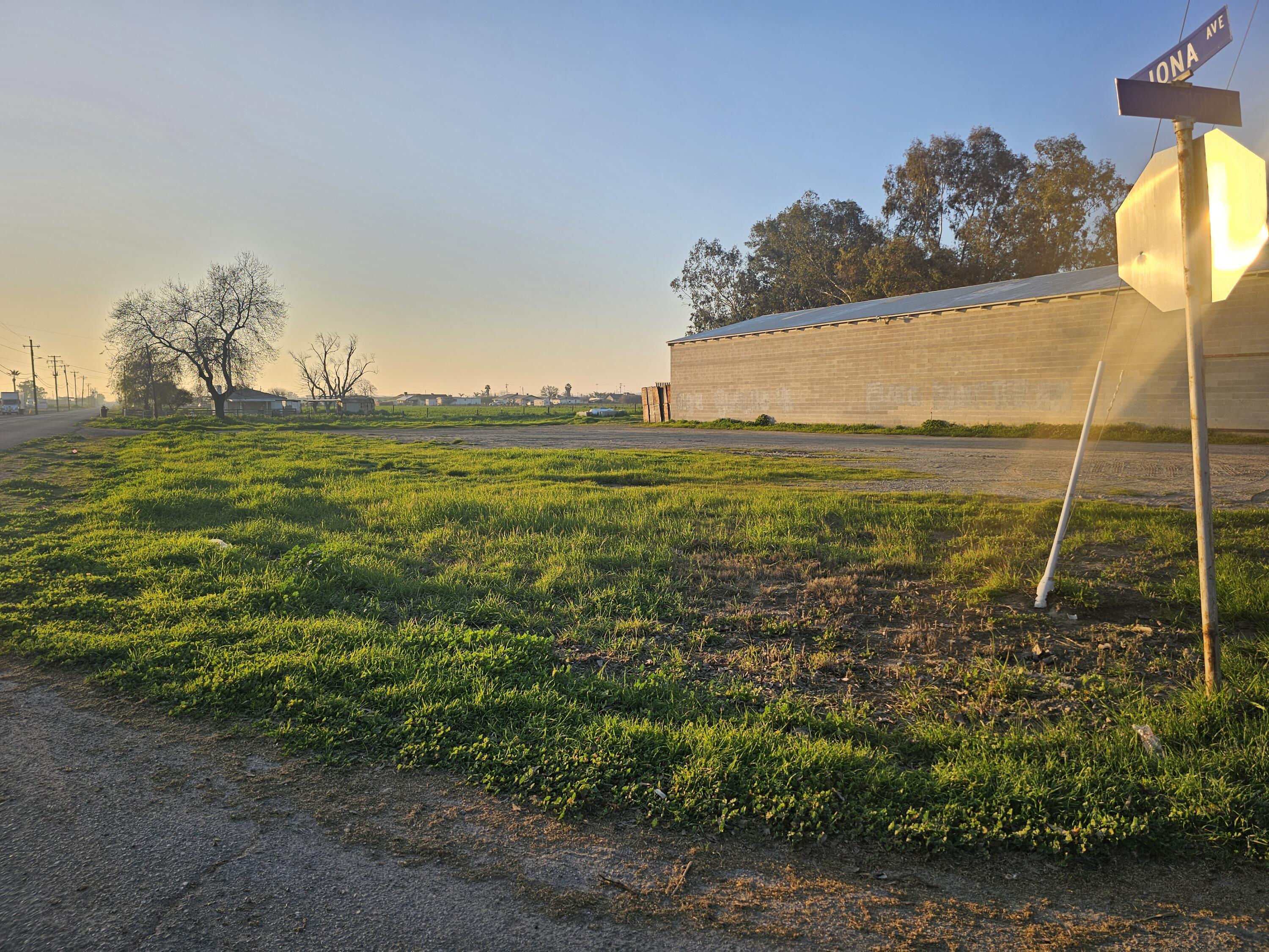000 Iona Ave, Lemoore, CA 93245