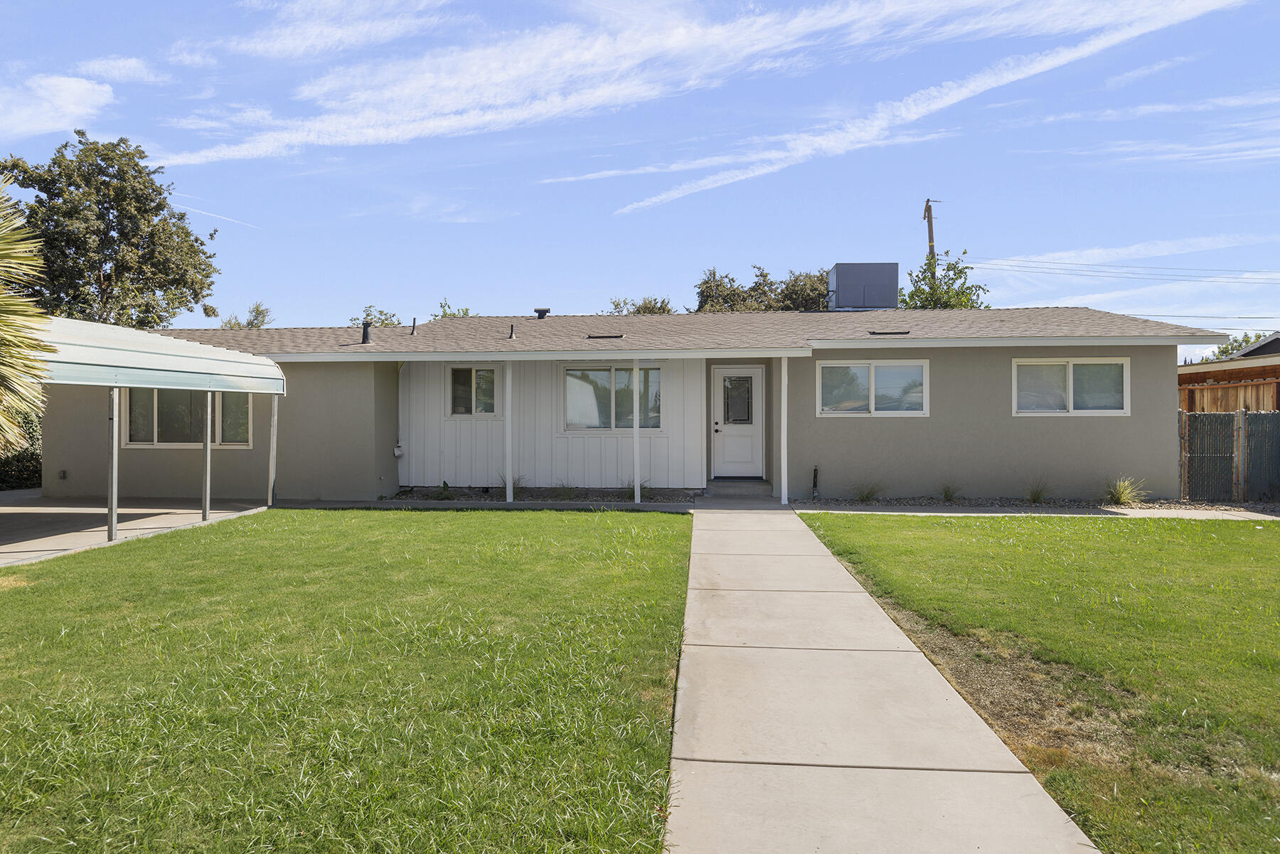 1117 W Wren Ave, Visalia, CA 93291