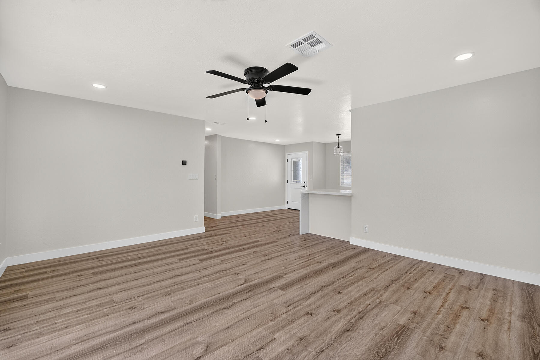 1117 W Wren Ave, Visalia, CA 93291