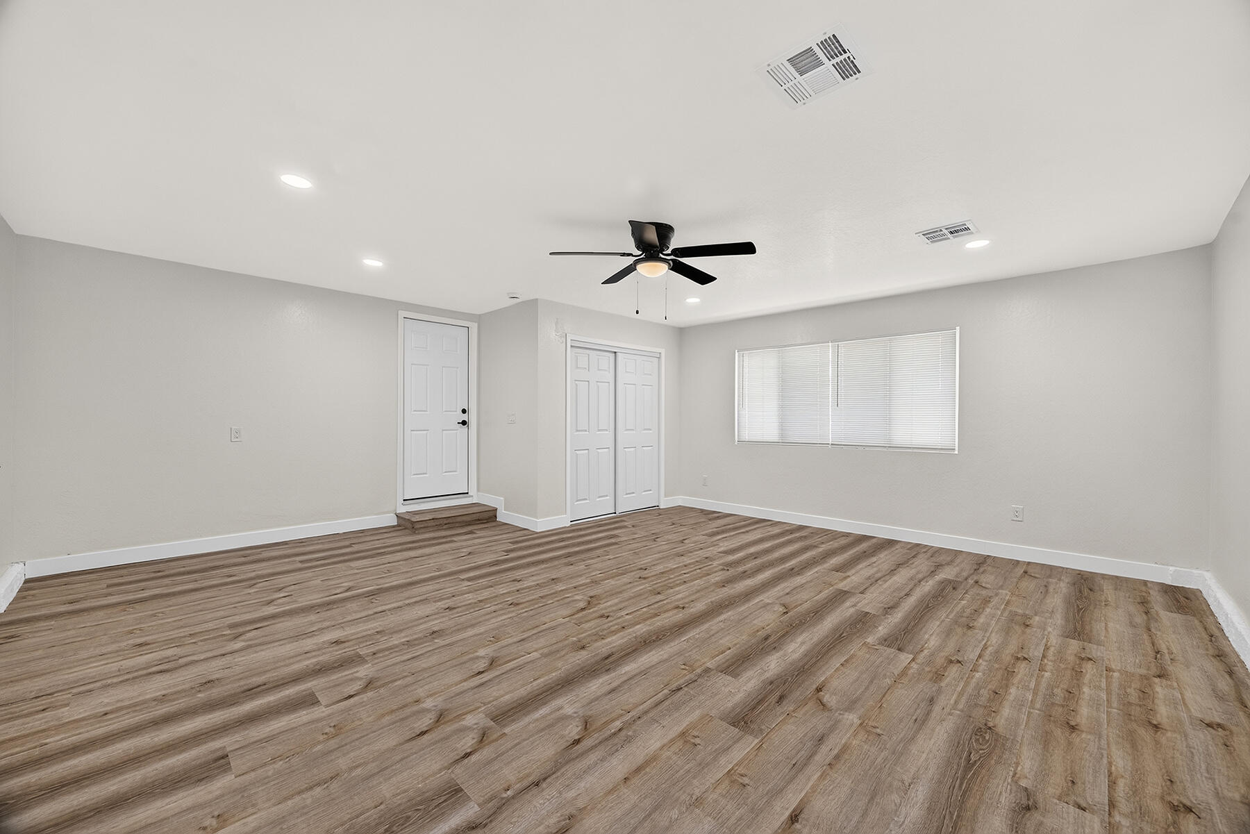 1117 W Wren Ave, Visalia, CA 93291