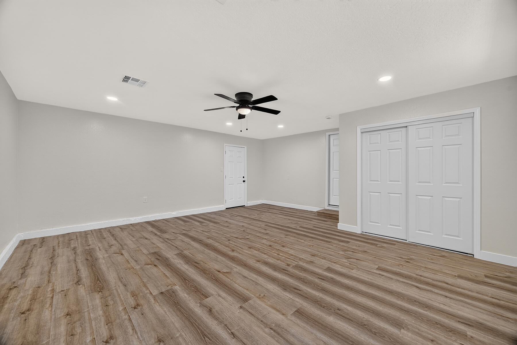 1117 W Wren Ave, Visalia, CA 93291