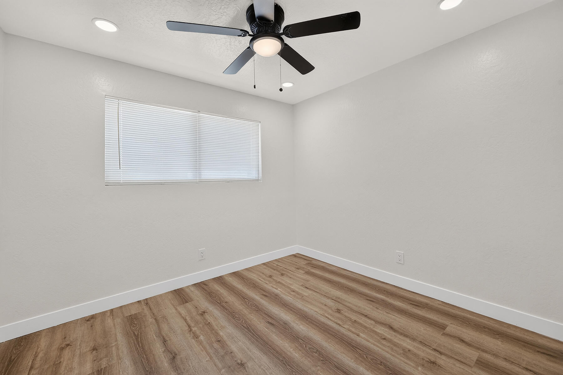 1117 W Wren Ave, Visalia, CA 93291