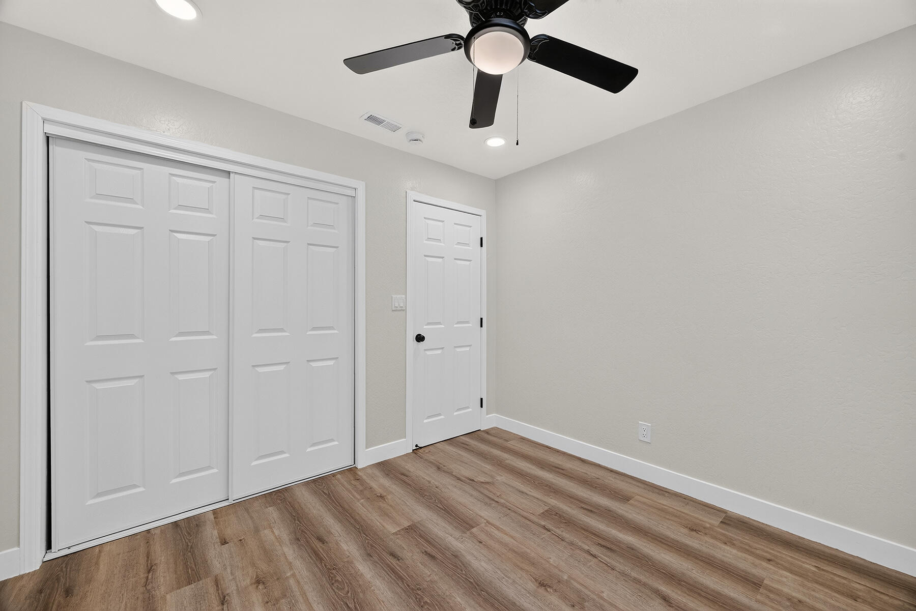1117 W Wren Ave, Visalia, CA 93291
