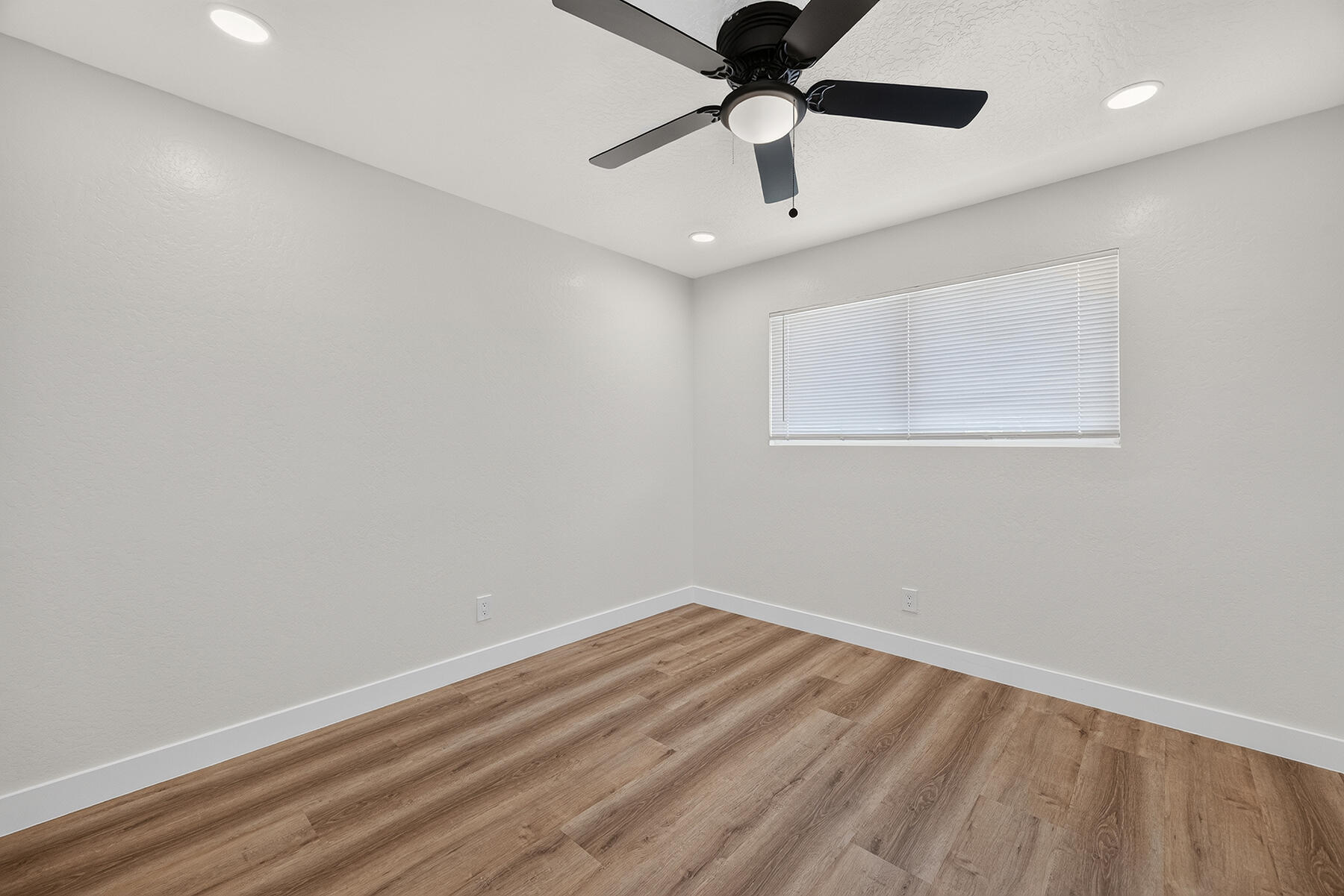 1117 W Wren Ave, Visalia, CA 93291