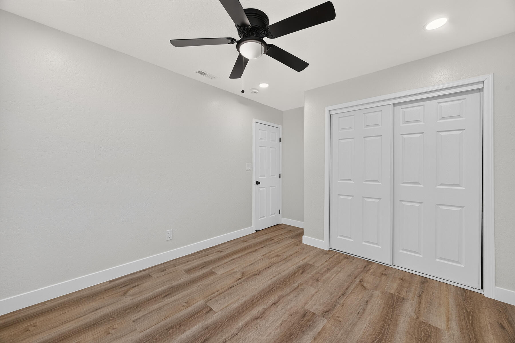 1117 W Wren Ave, Visalia, CA 93291