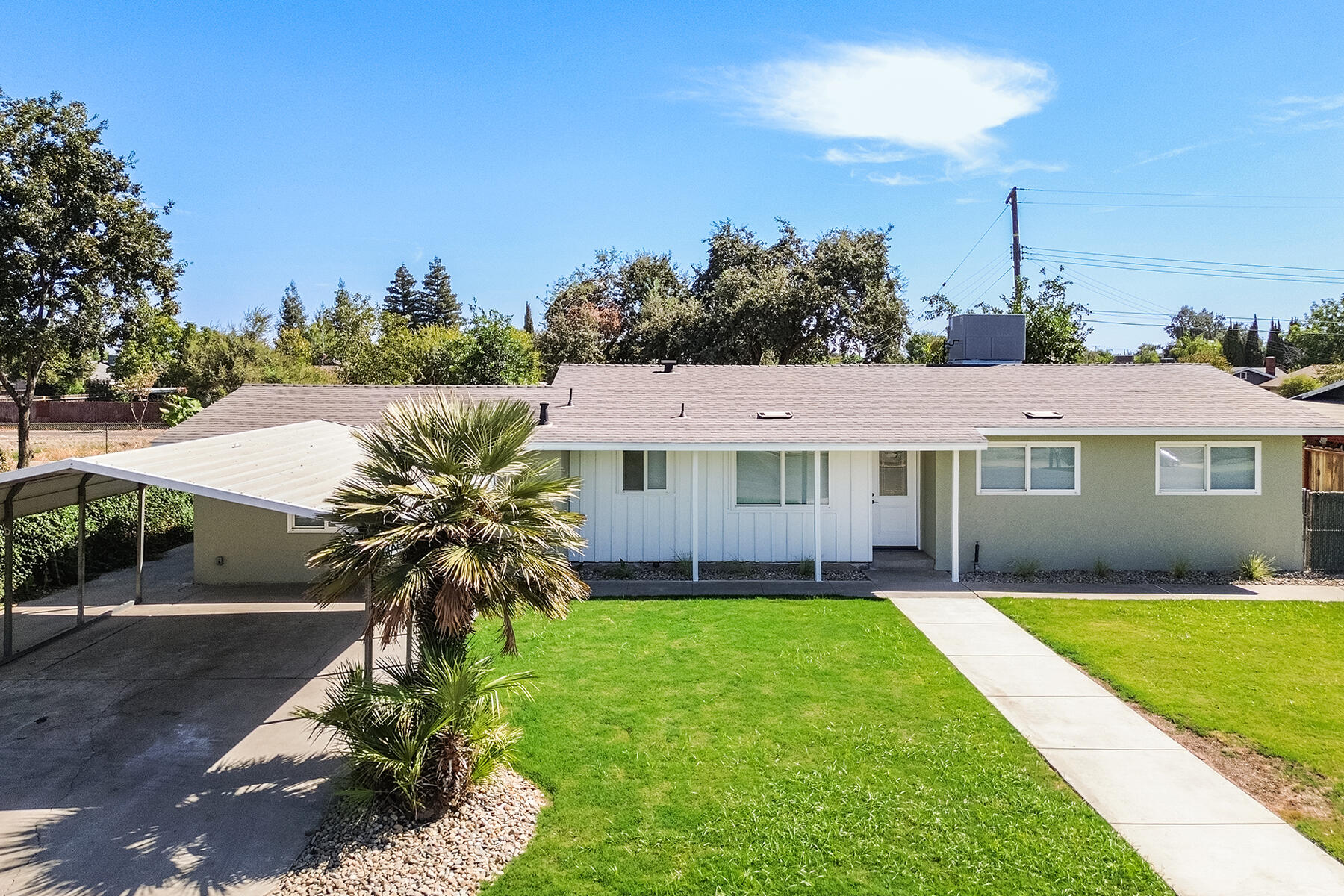 1117 W Wren Ave, Visalia, CA 93291