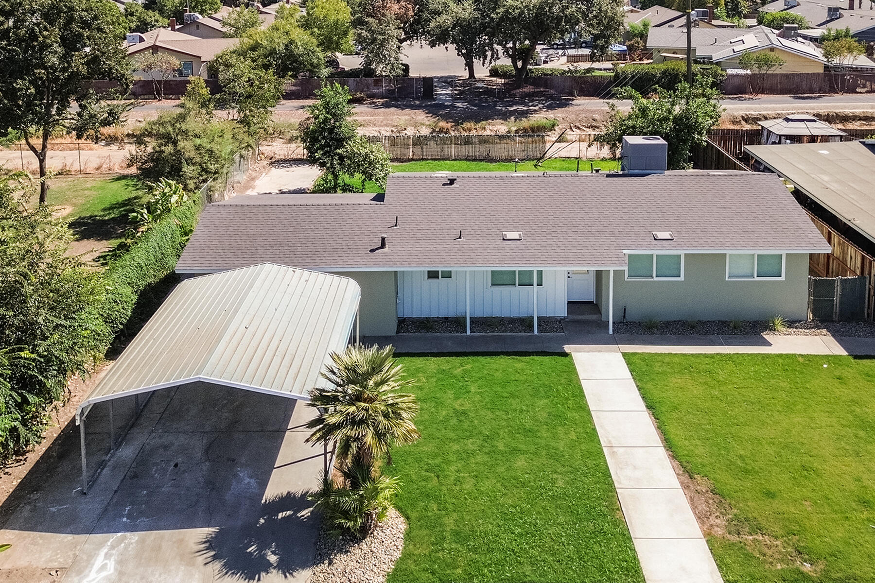 1117 W Wren Ave, Visalia, CA 93291