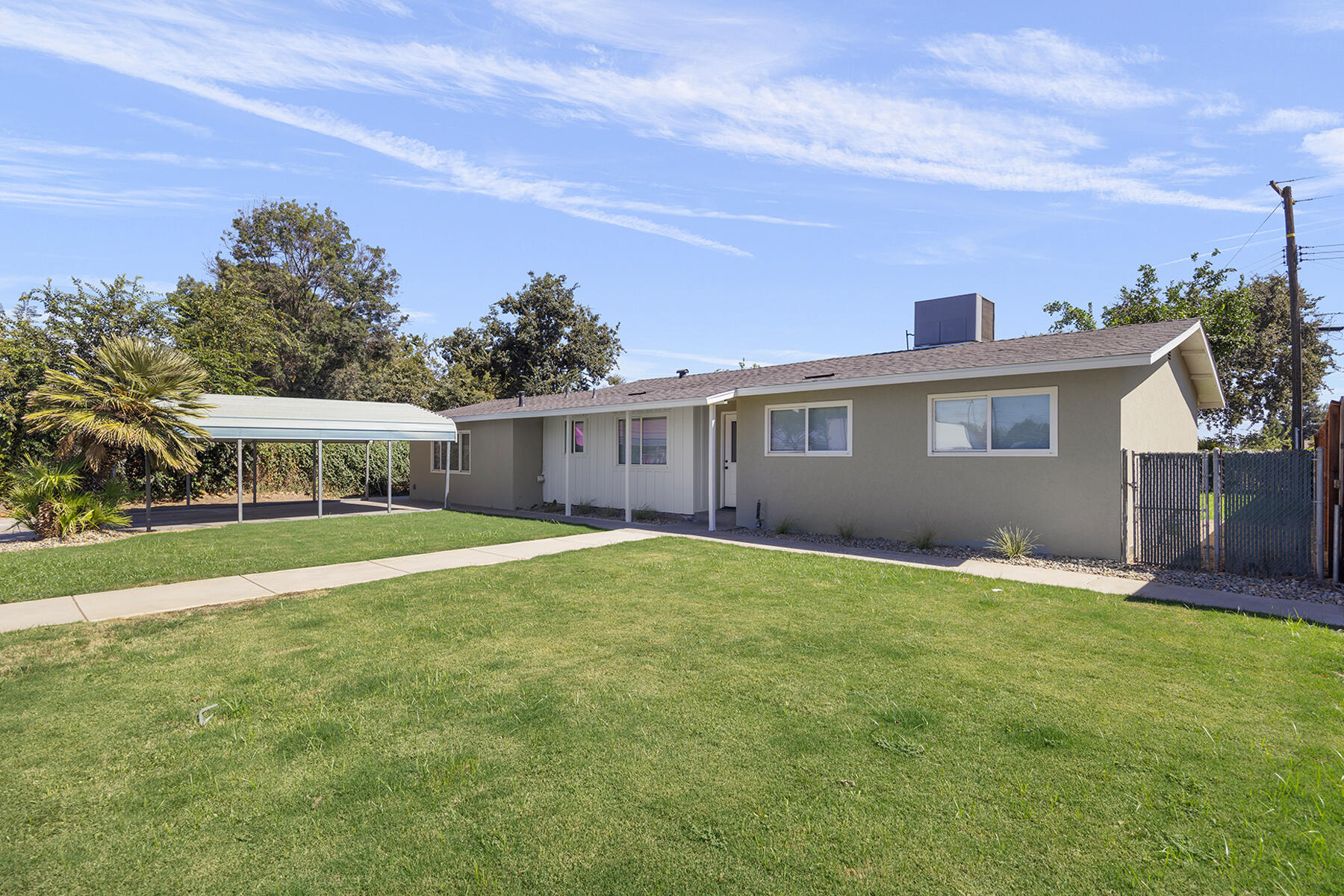 1117 W Wren Ave, Visalia, CA 93291