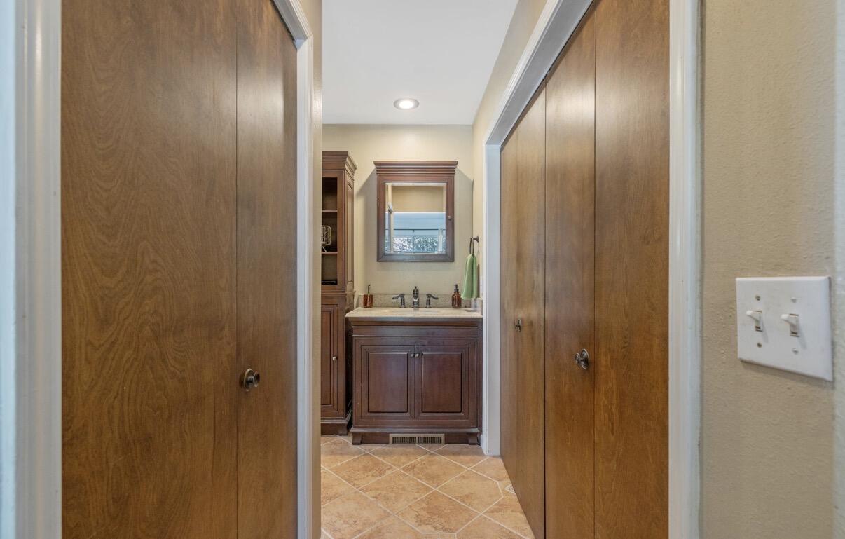 42794 Kaweah River Dr, Three Rivers, CA 93271