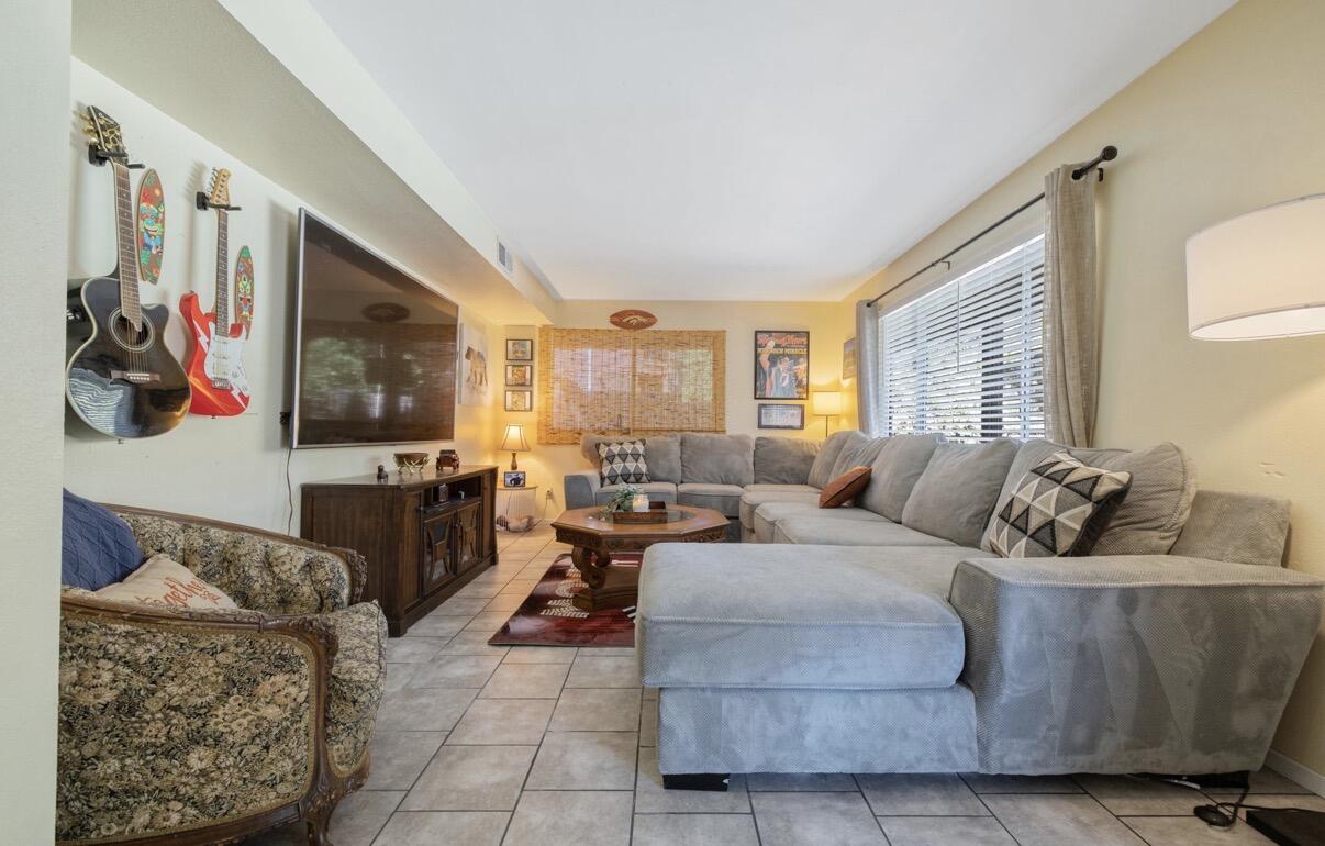 42794 Kaweah River Dr, Three Rivers, CA 93271