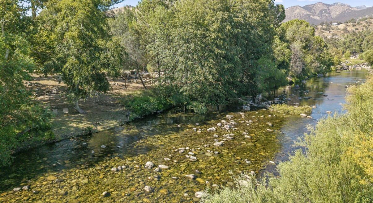 42794 Kaweah River Dr, Three Rivers, CA 93271