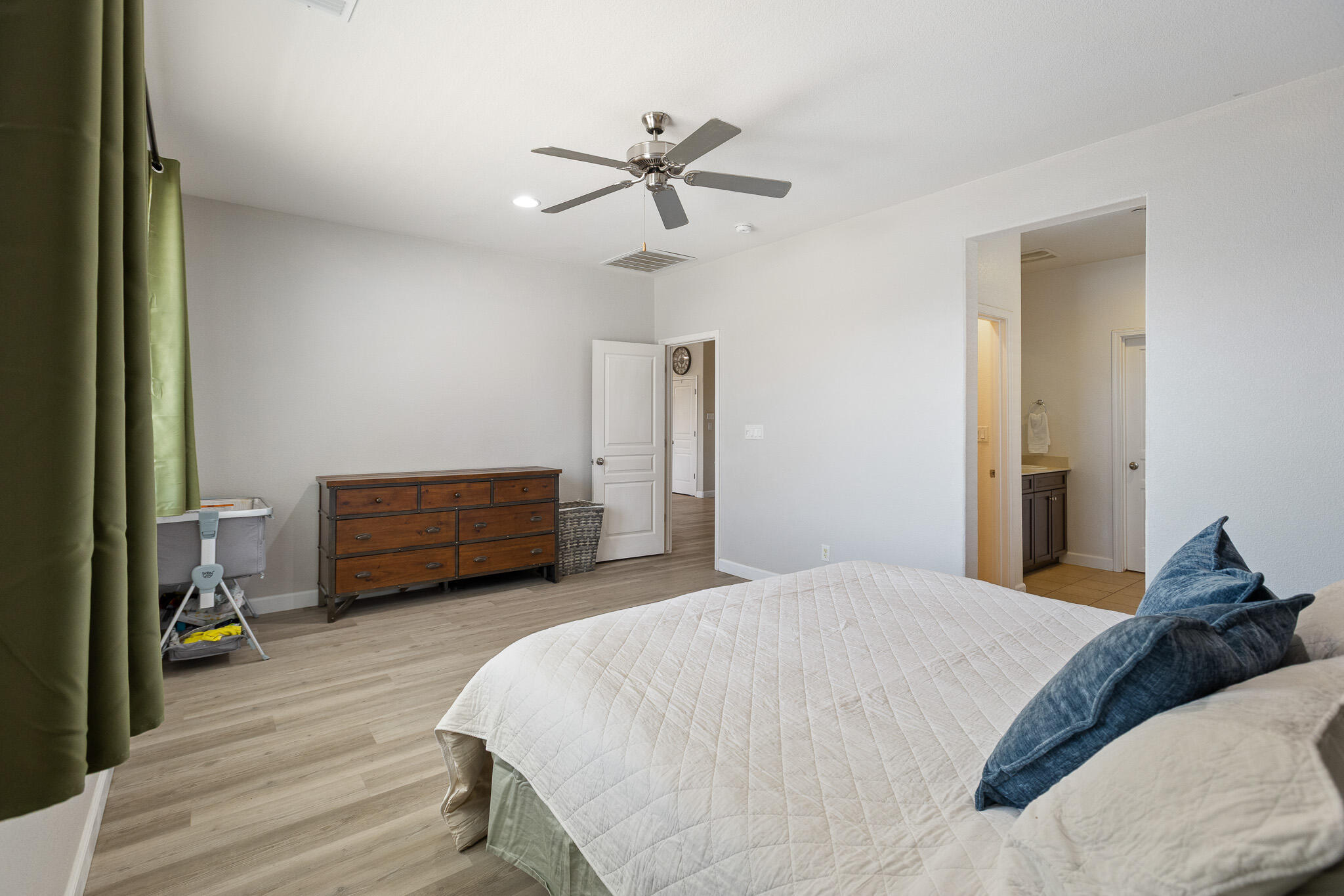 2810 N Rono St, Visalia, CA 93291