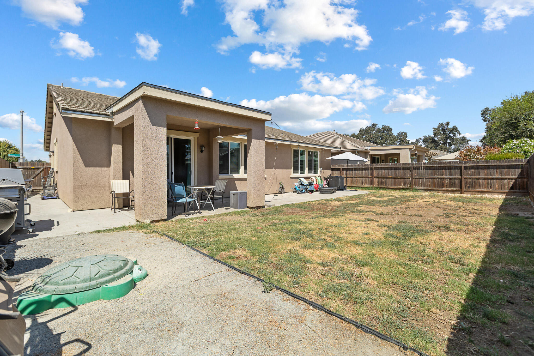 2810 N Rono St, Visalia, CA 93291