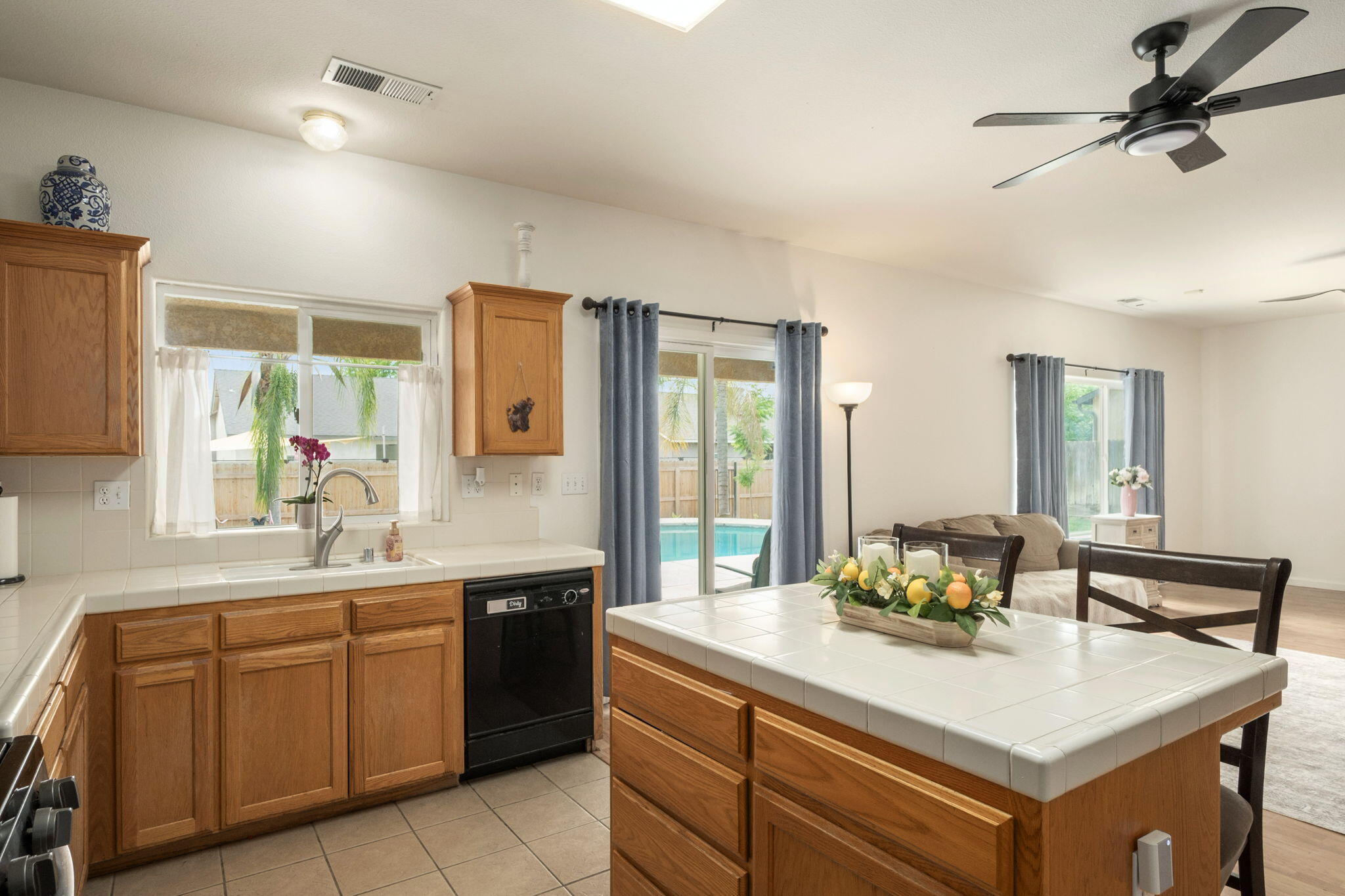 600 W Lake St, Kingsburg, CA 93631