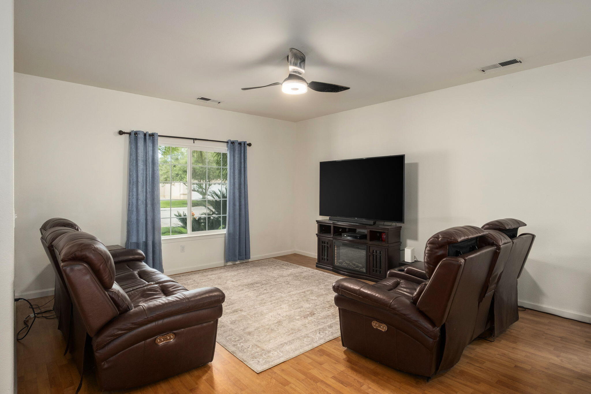 600 W Lake St, Kingsburg, CA 93631