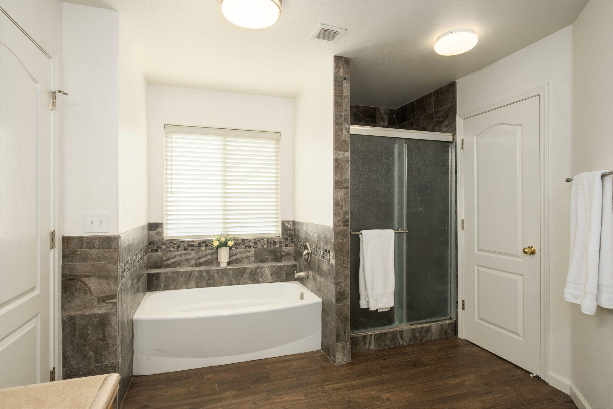 600 W Lake St, Kingsburg, CA 93631