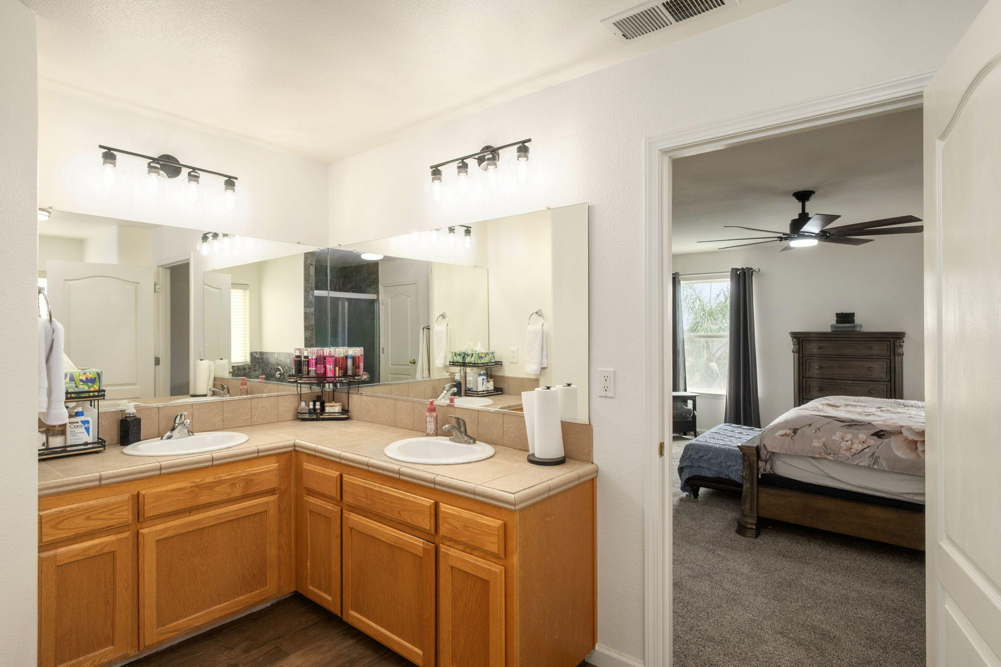 600 W Lake St, Kingsburg, CA 93631
