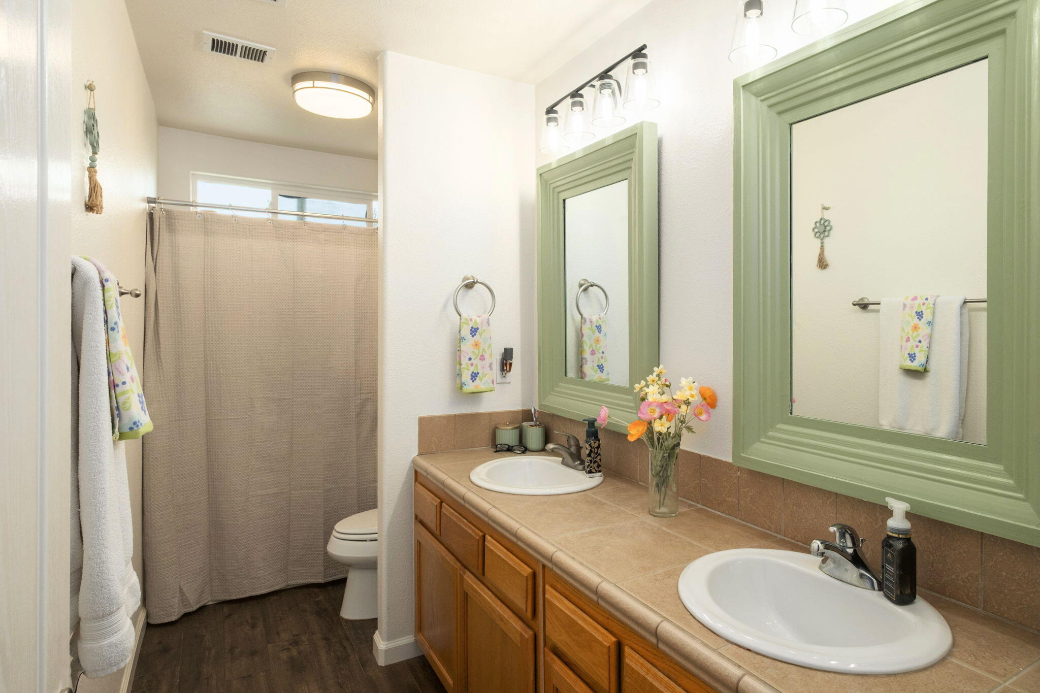 600 W Lake St, Kingsburg, CA 93631