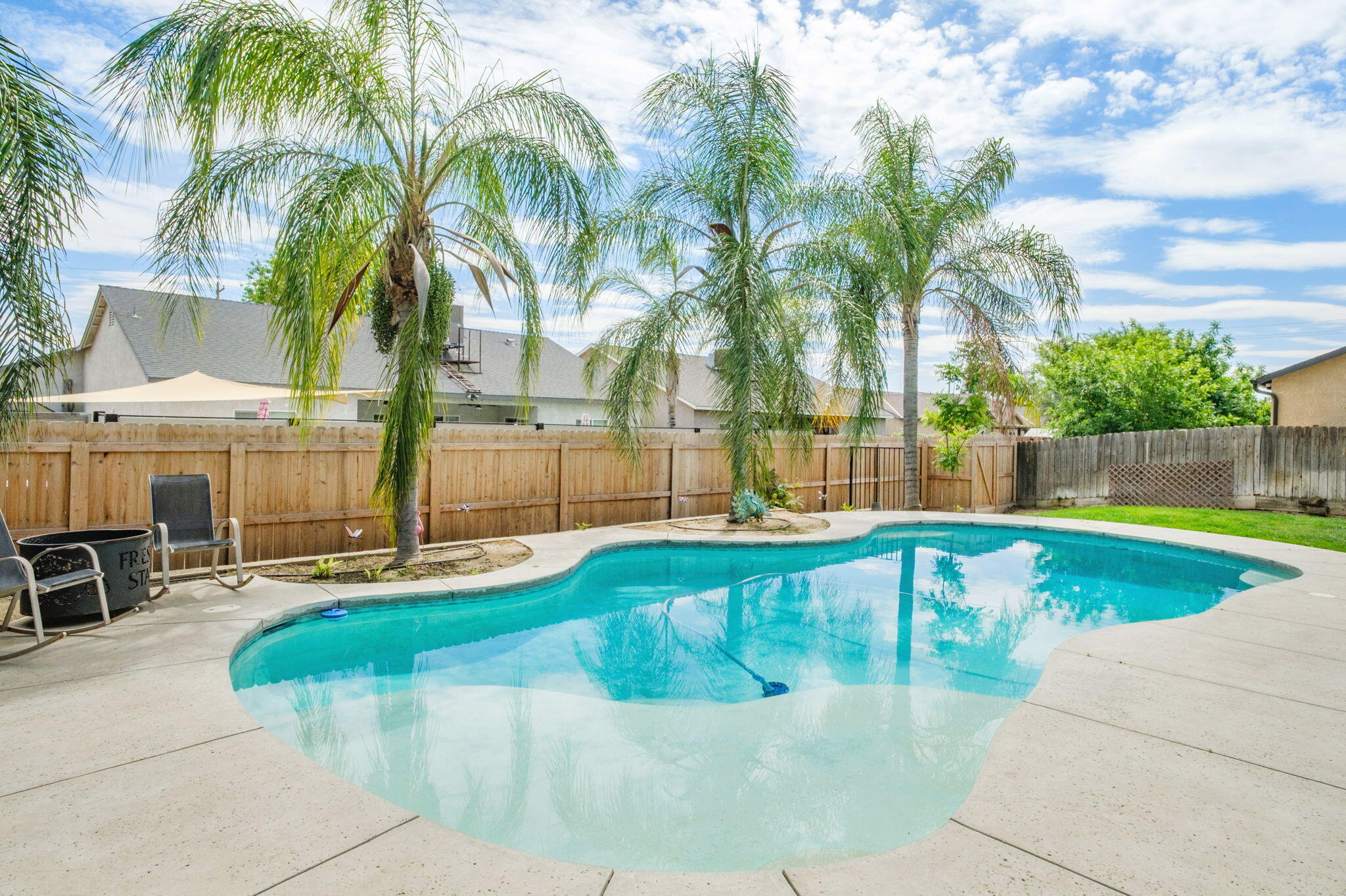600 W Lake St, Kingsburg, CA 93631