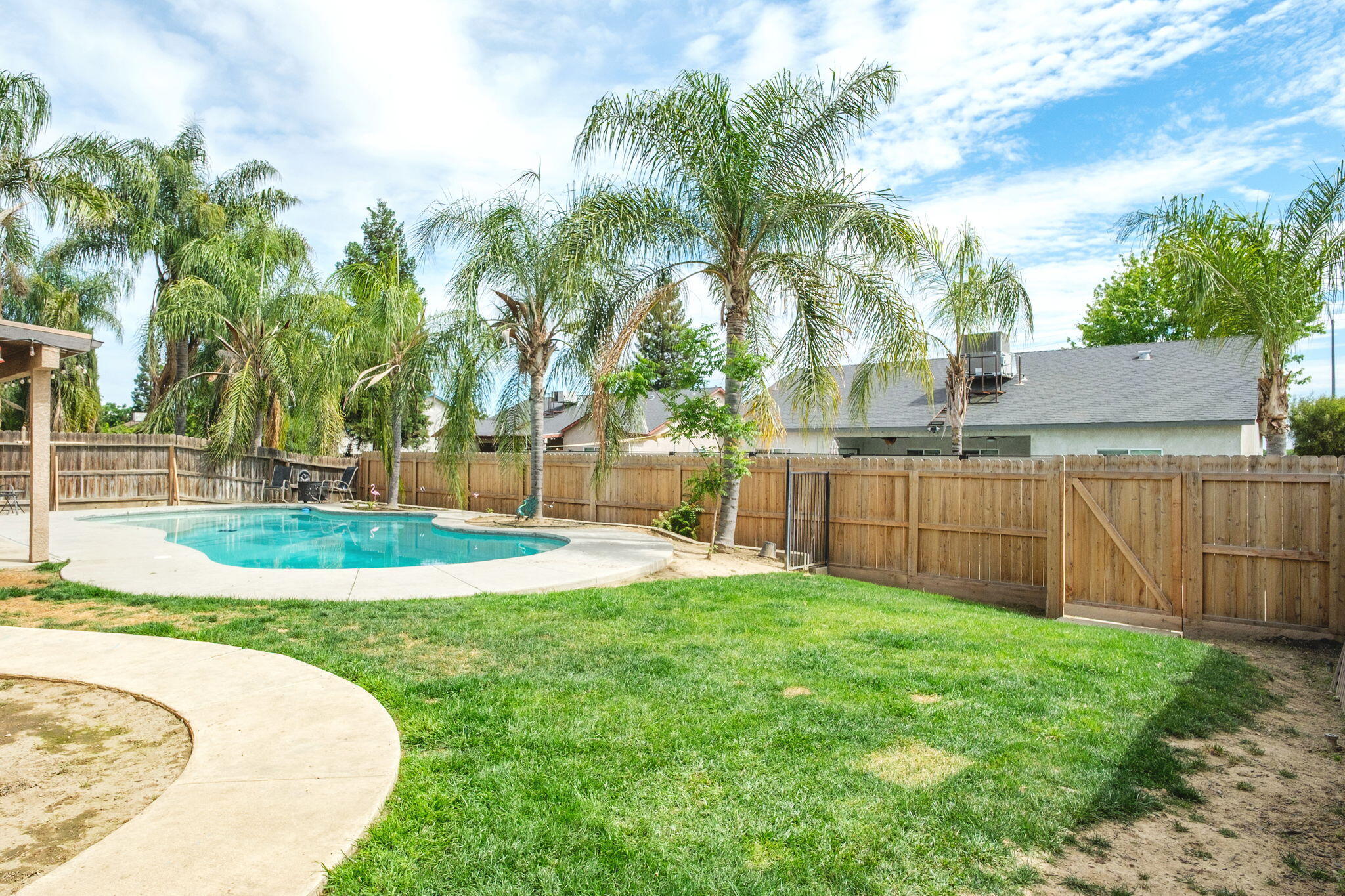 600 W Lake St, Kingsburg, CA 93631