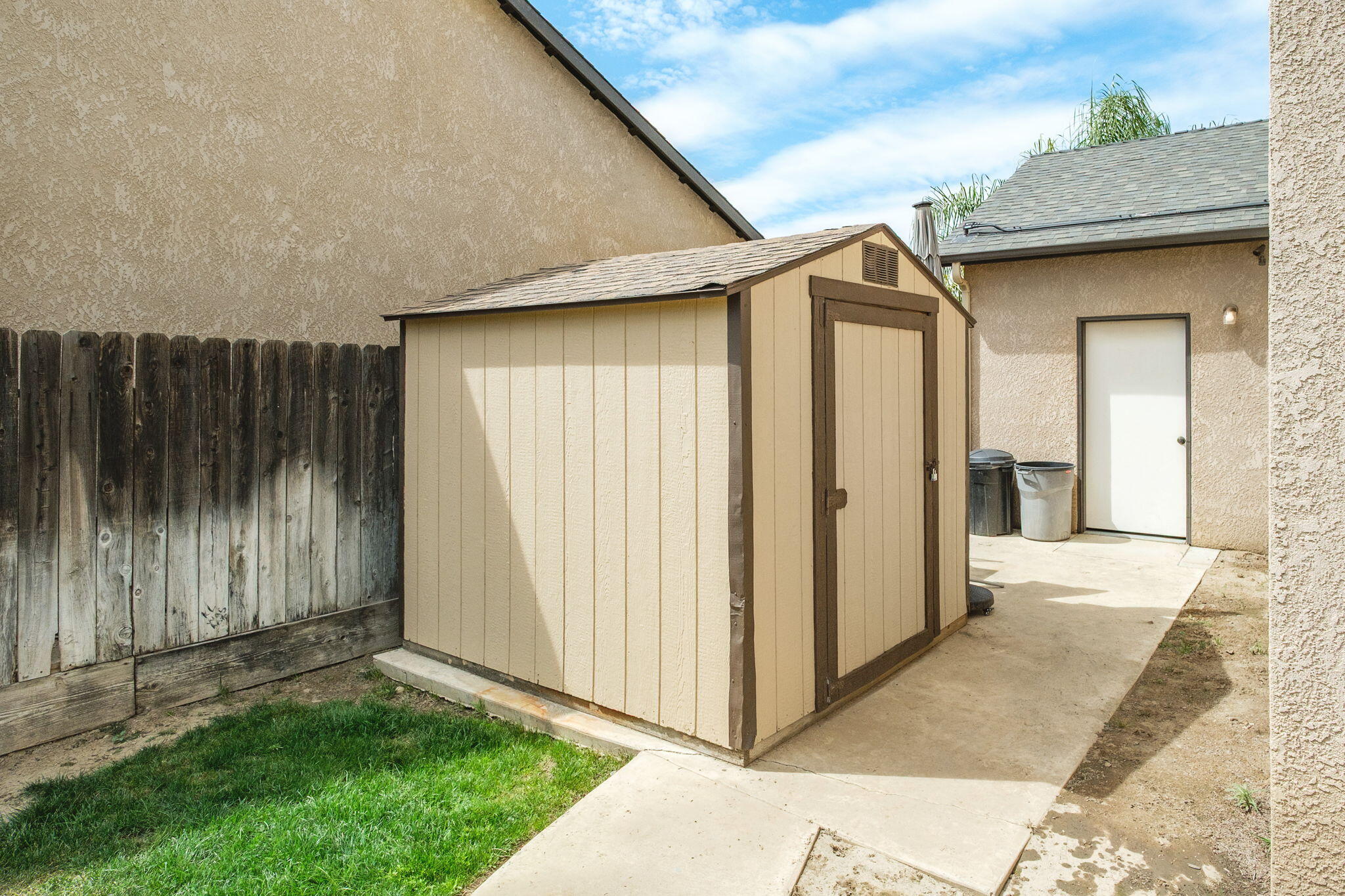600 W Lake St, Kingsburg, CA 93631