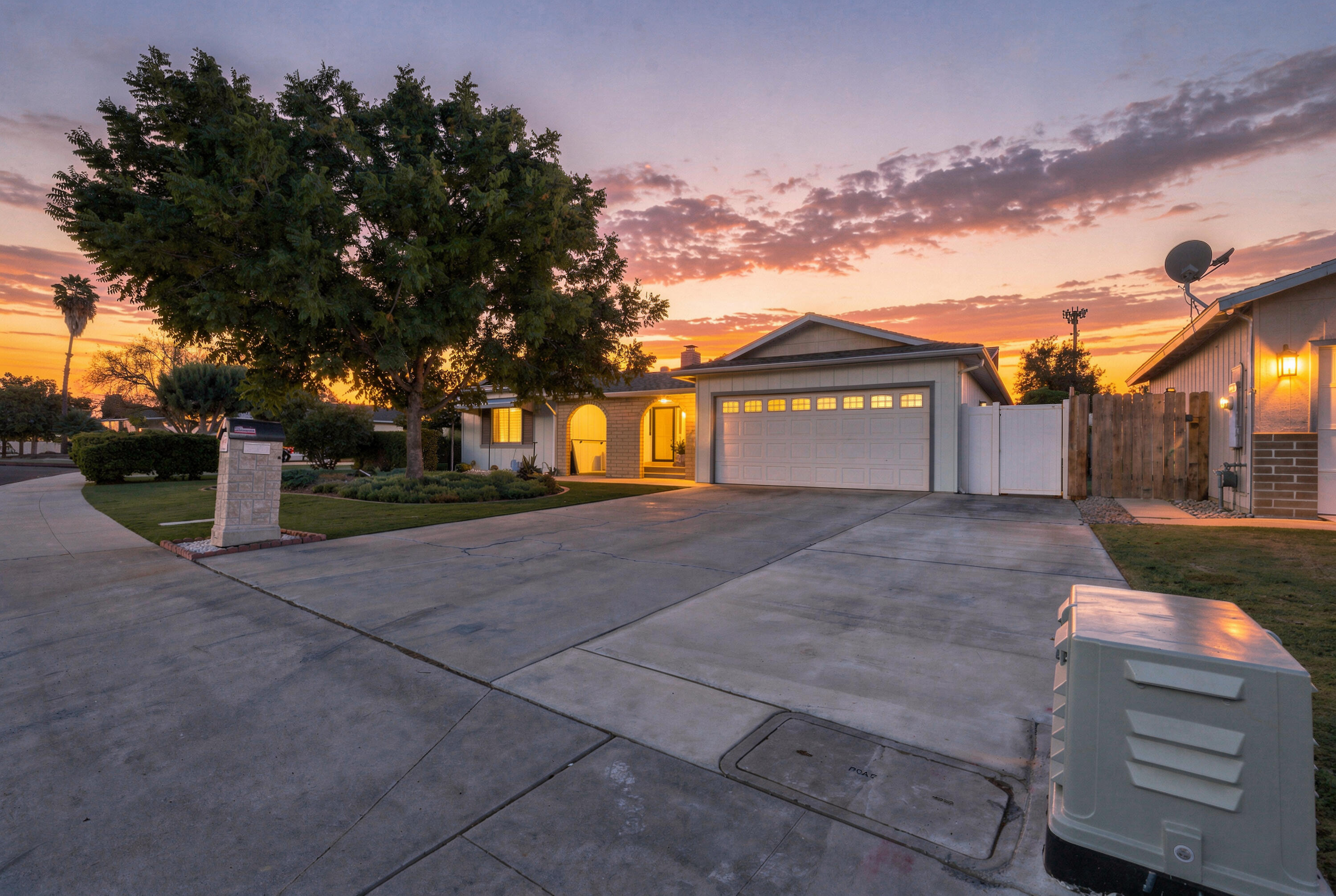 46 S Olive St, Lemoore, CA 93245