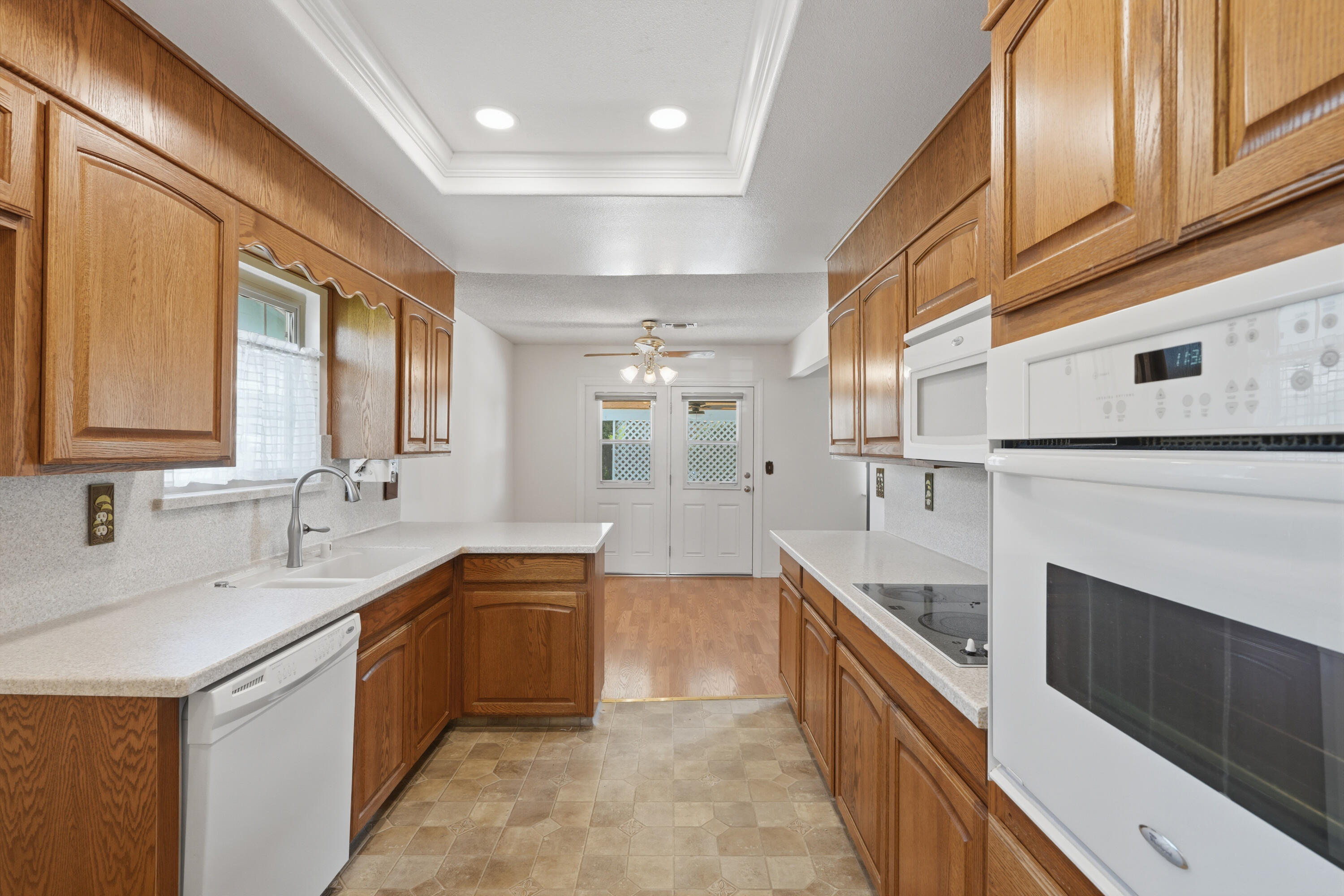 46 S Olive St, Lemoore, CA 93245