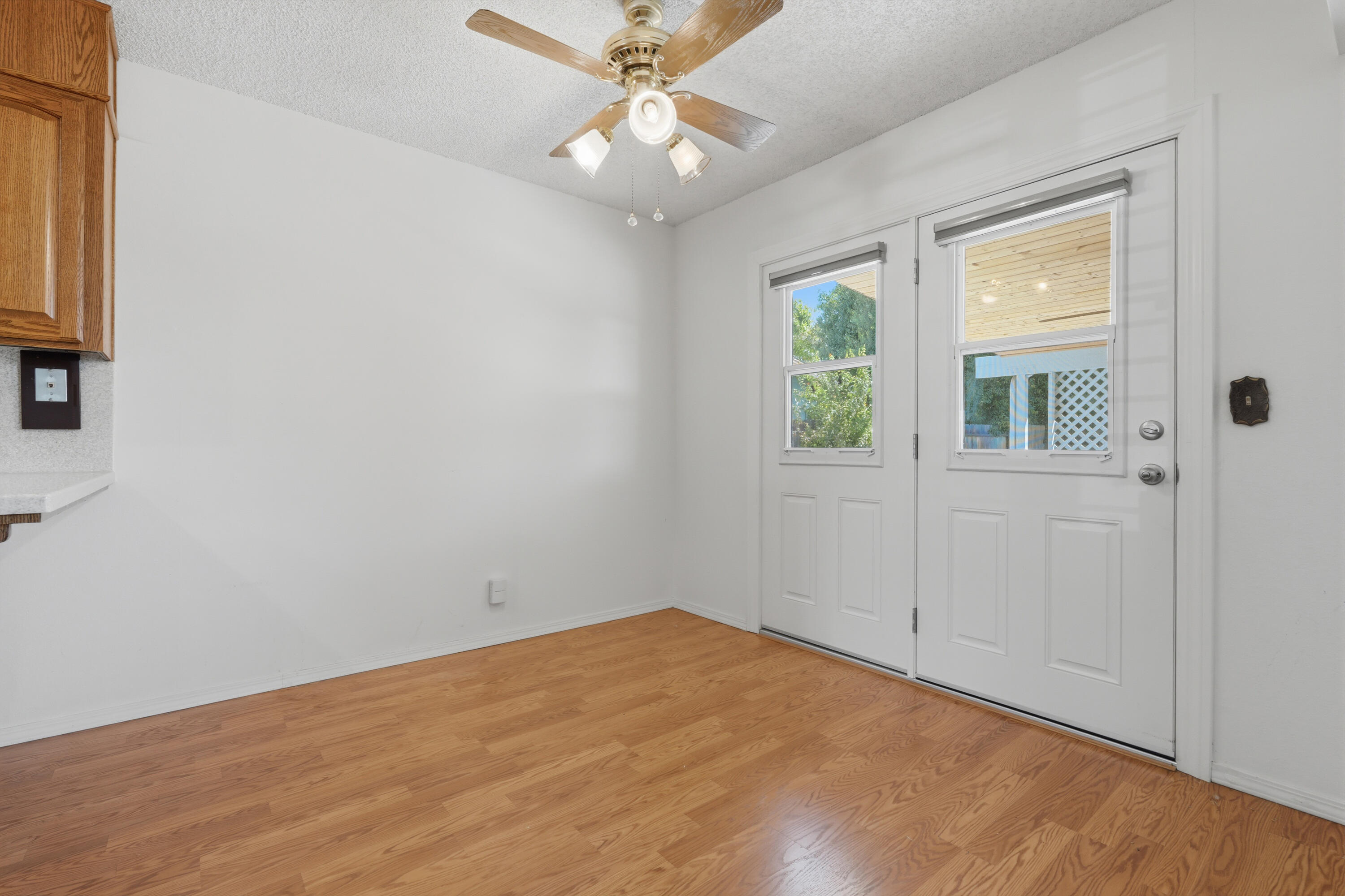 46 S Olive St, Lemoore, CA 93245