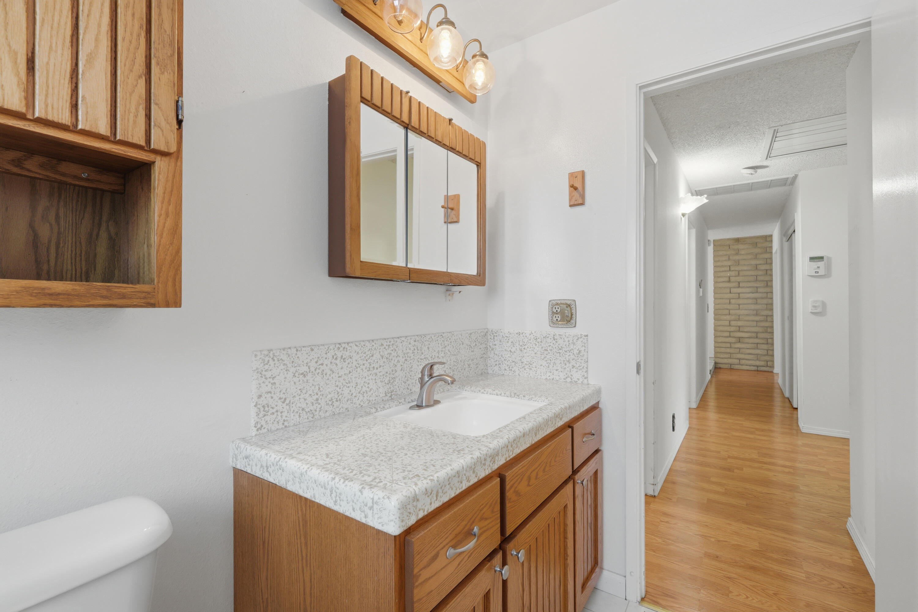 46 S Olive St, Lemoore, CA 93245