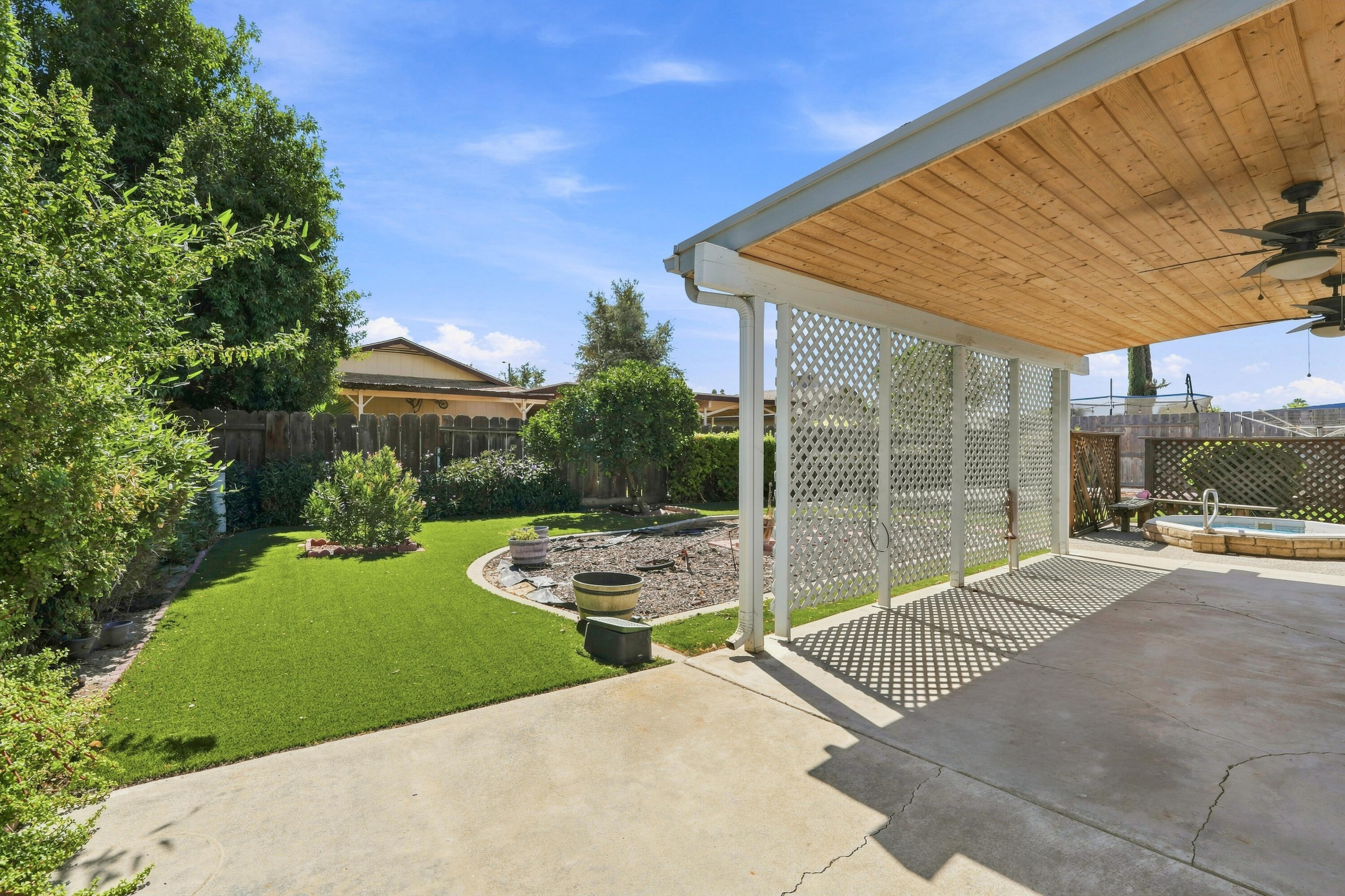 46 S Olive St, Lemoore, CA 93245