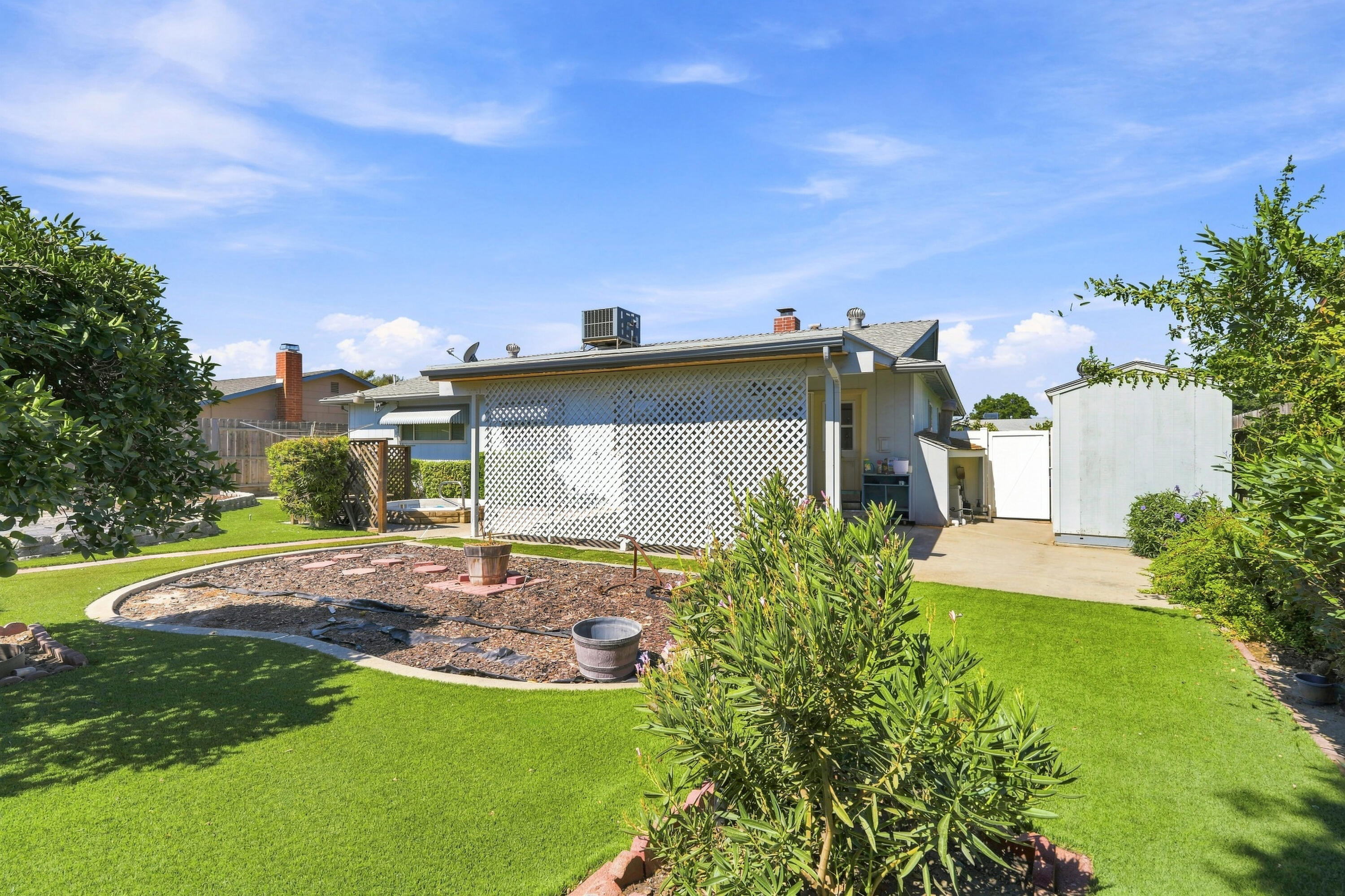 46 S Olive St, Lemoore, CA 93245