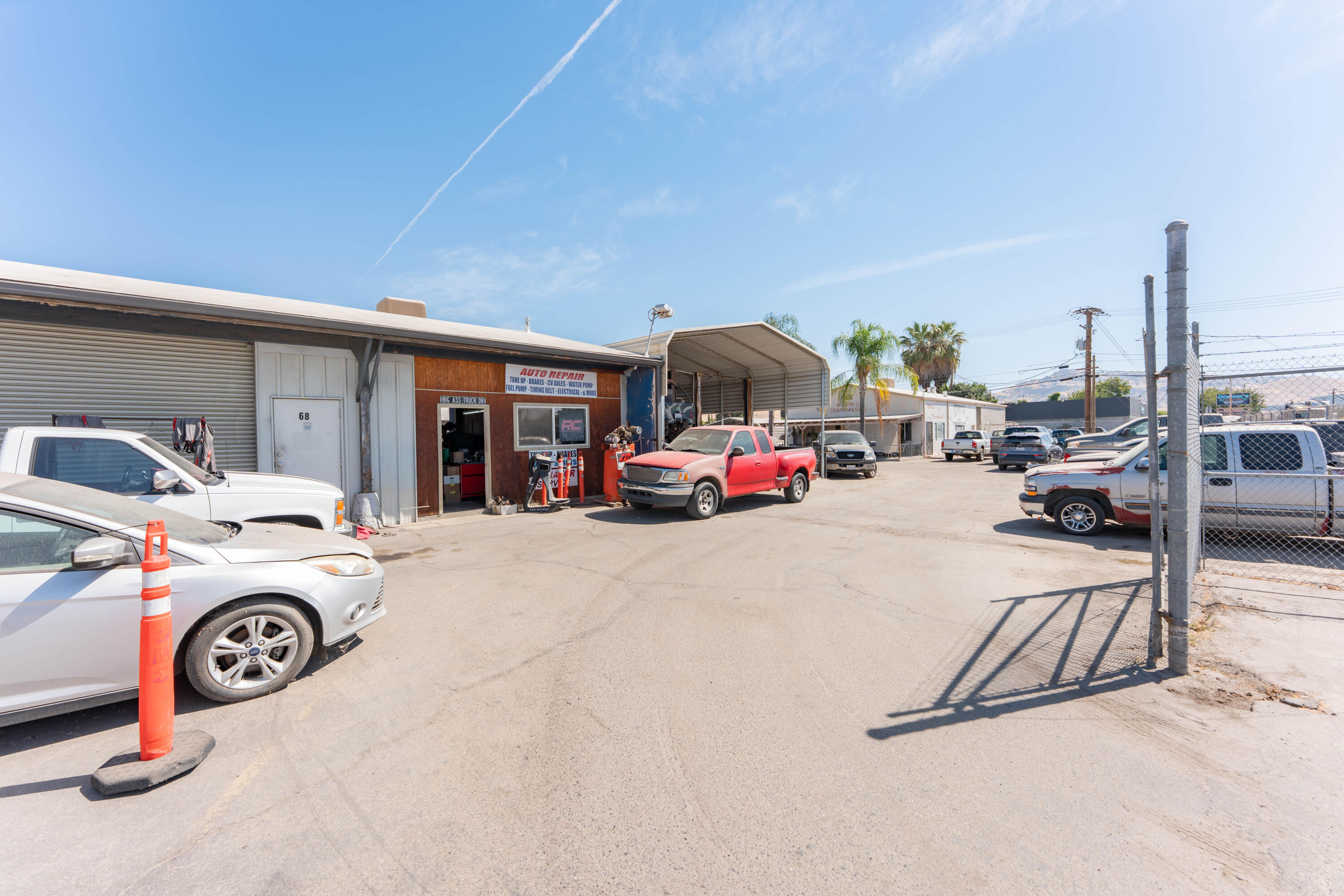 68 W Henderson Ave, Porterville, CA 93257