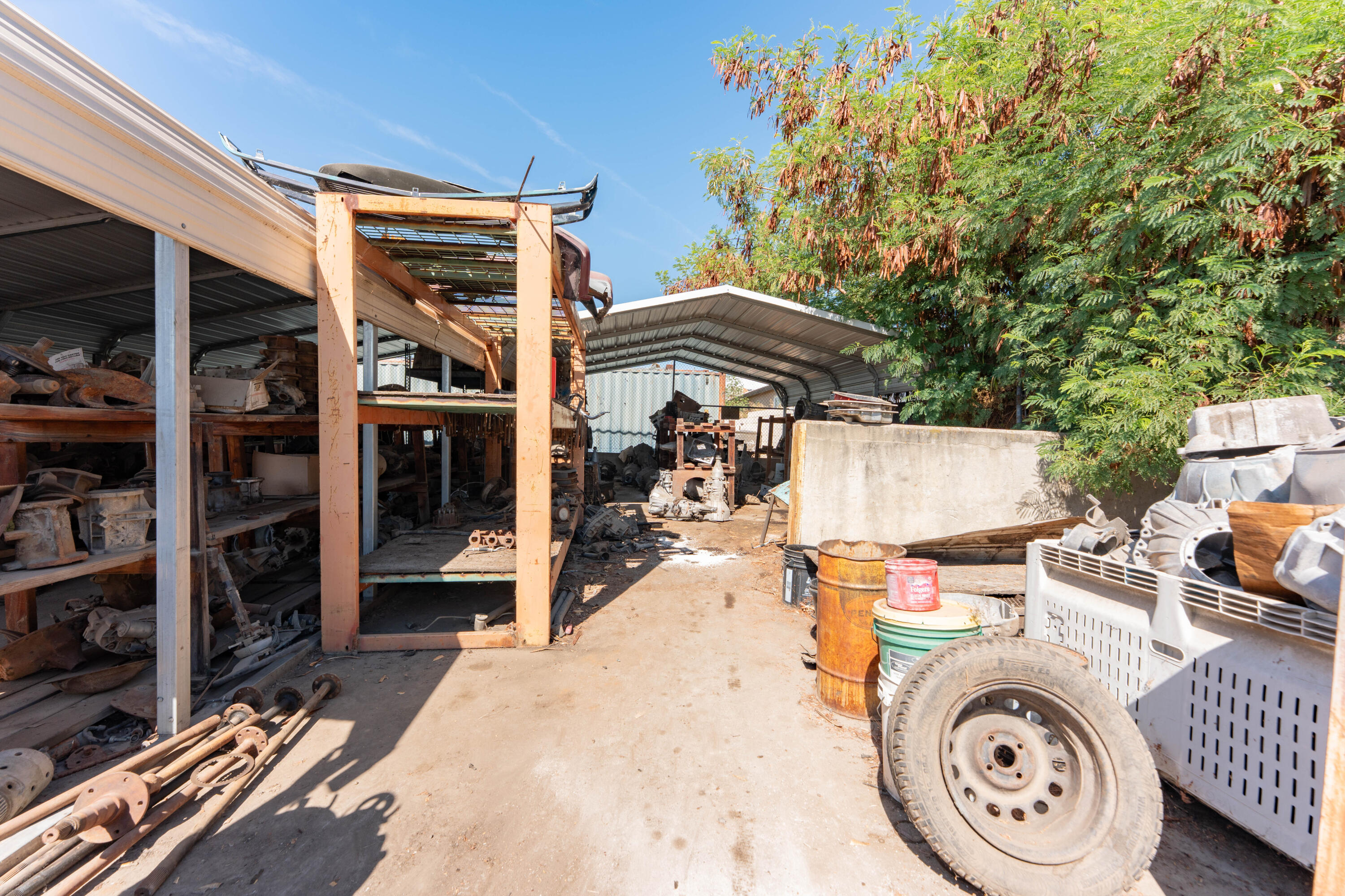 68 W Henderson Ave, Porterville, CA 93257