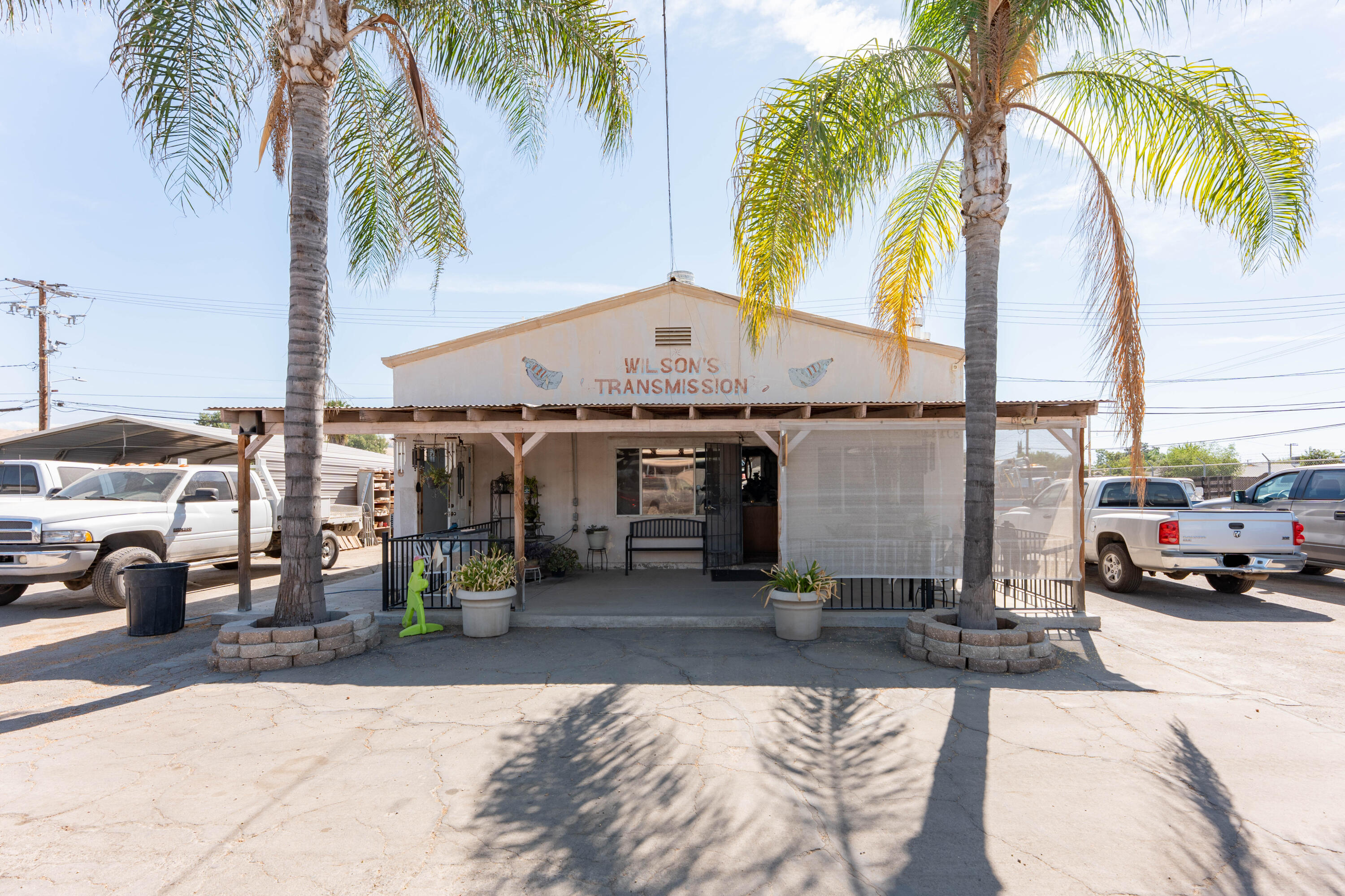 68 W Henderson Ave, Porterville, CA 93257
