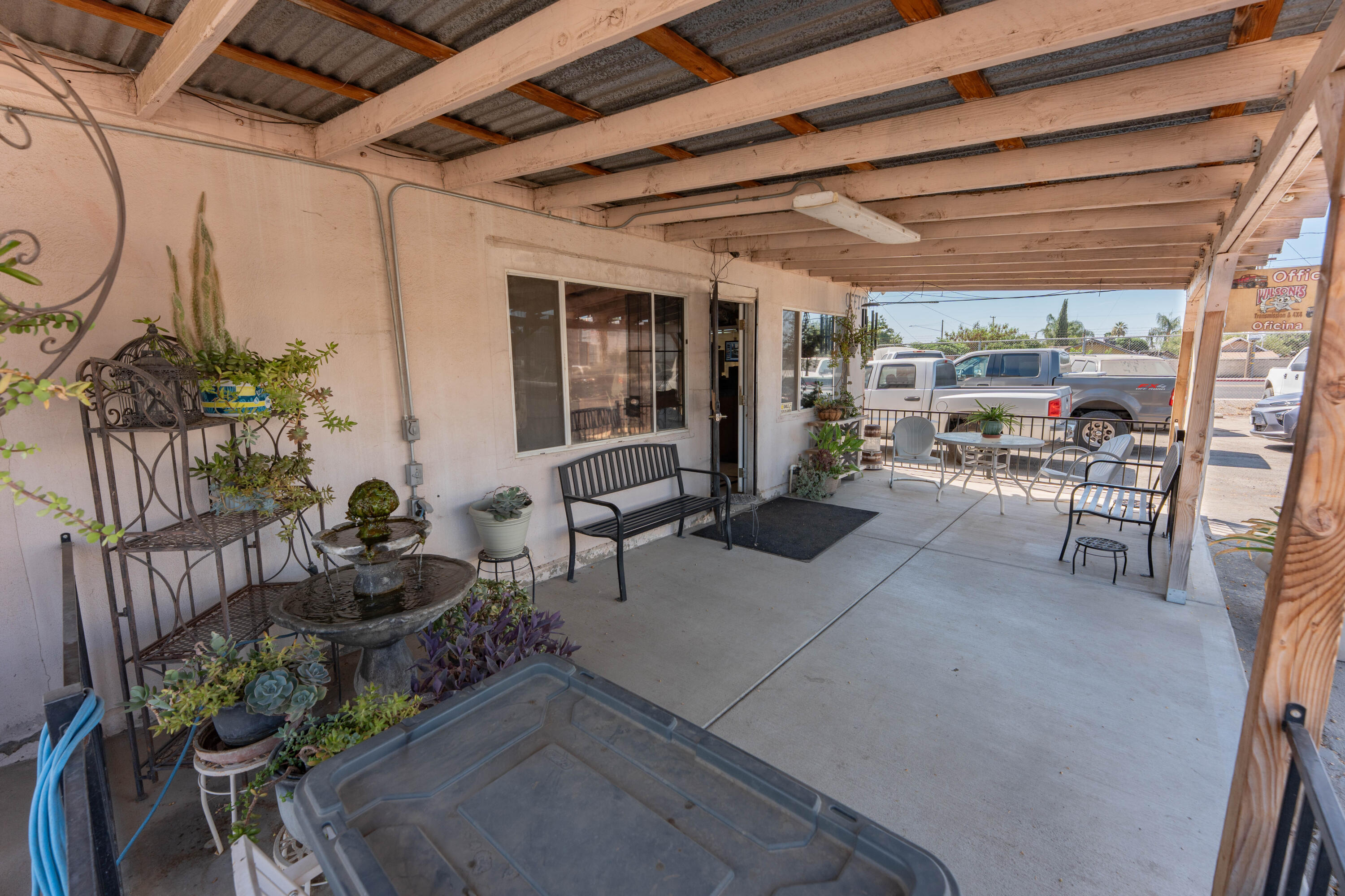 68 W Henderson Ave, Porterville, CA 93257