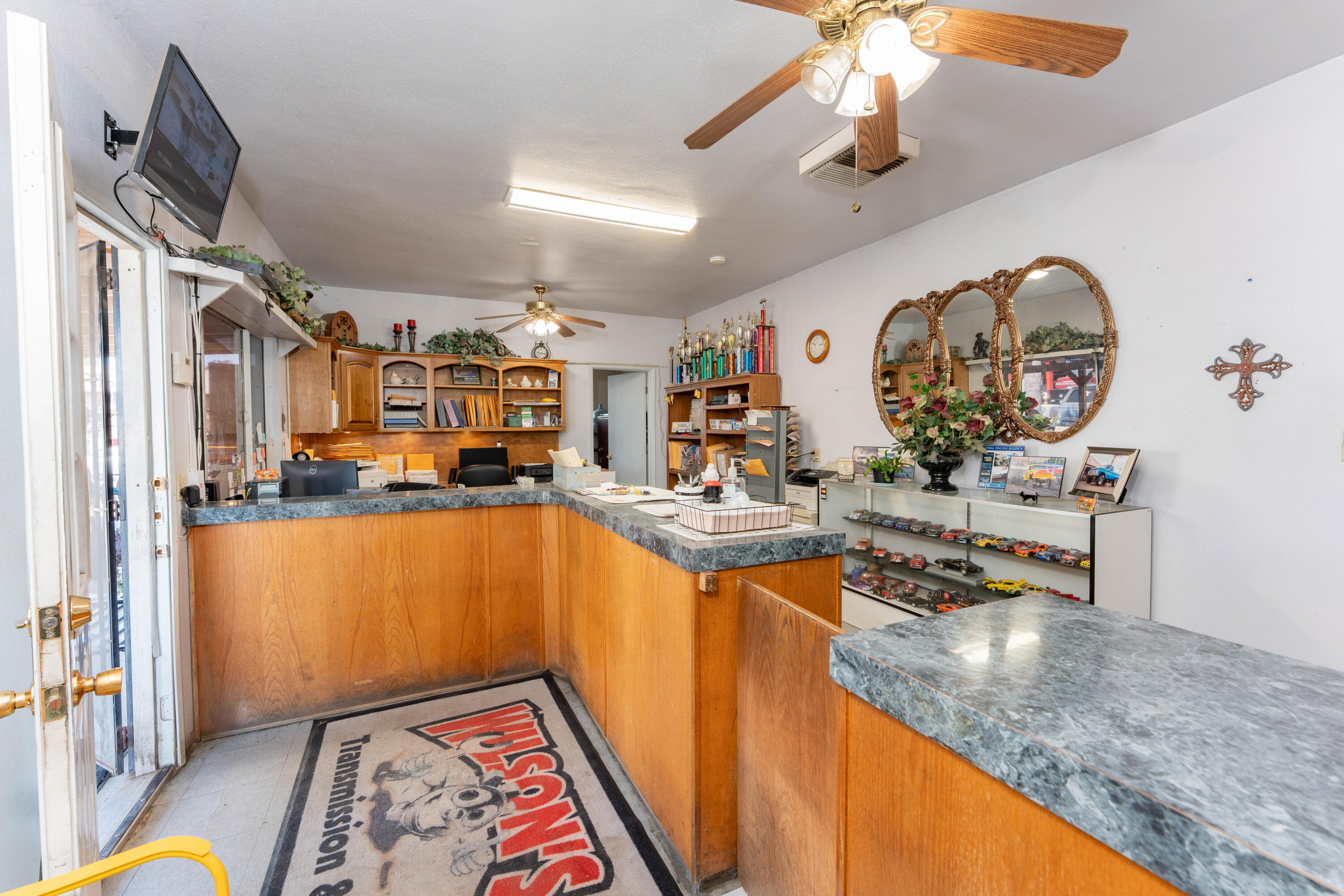 68 W Henderson Ave, Porterville, CA 93257