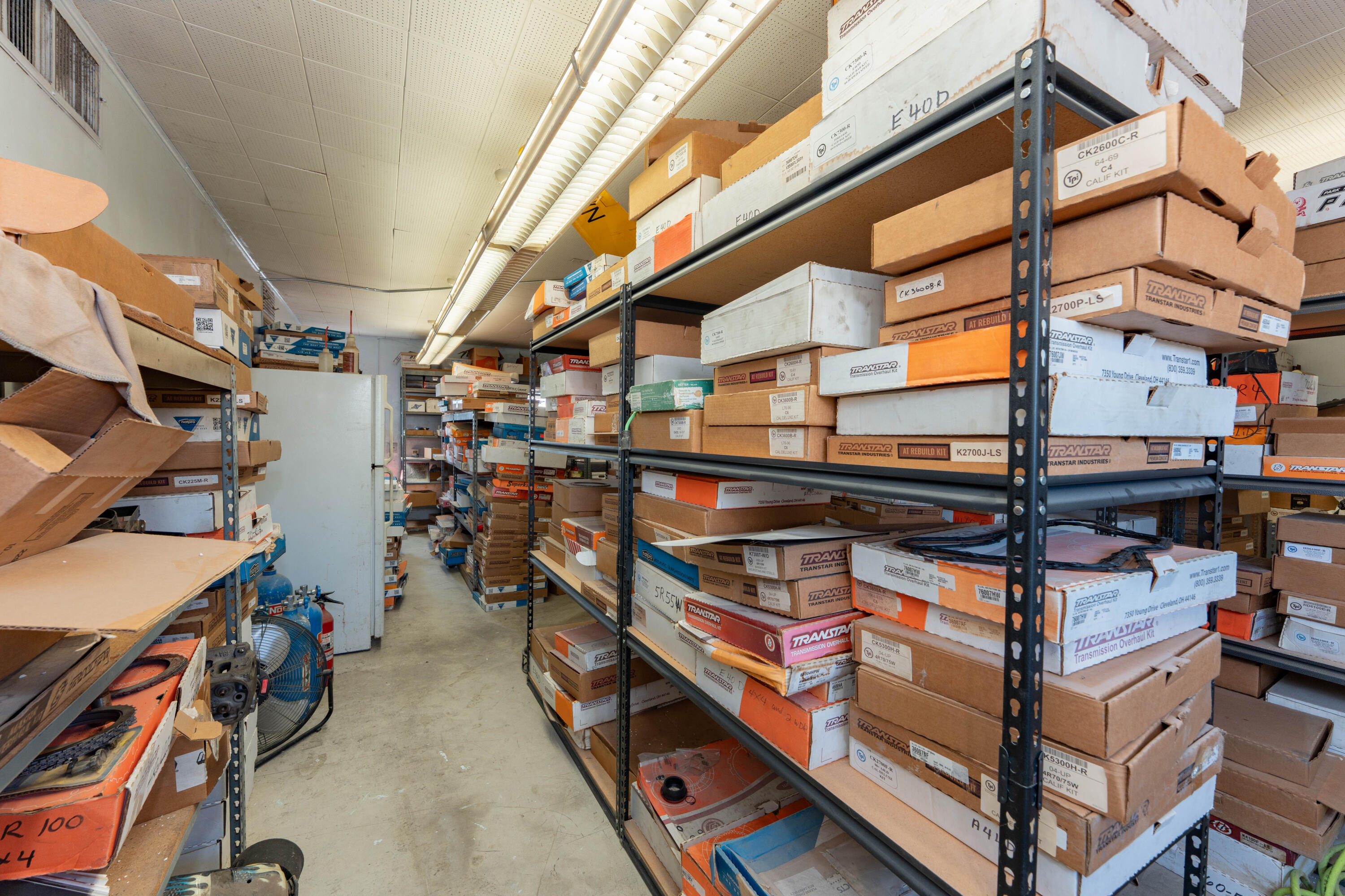 68 W Henderson Ave, Porterville, CA 93257