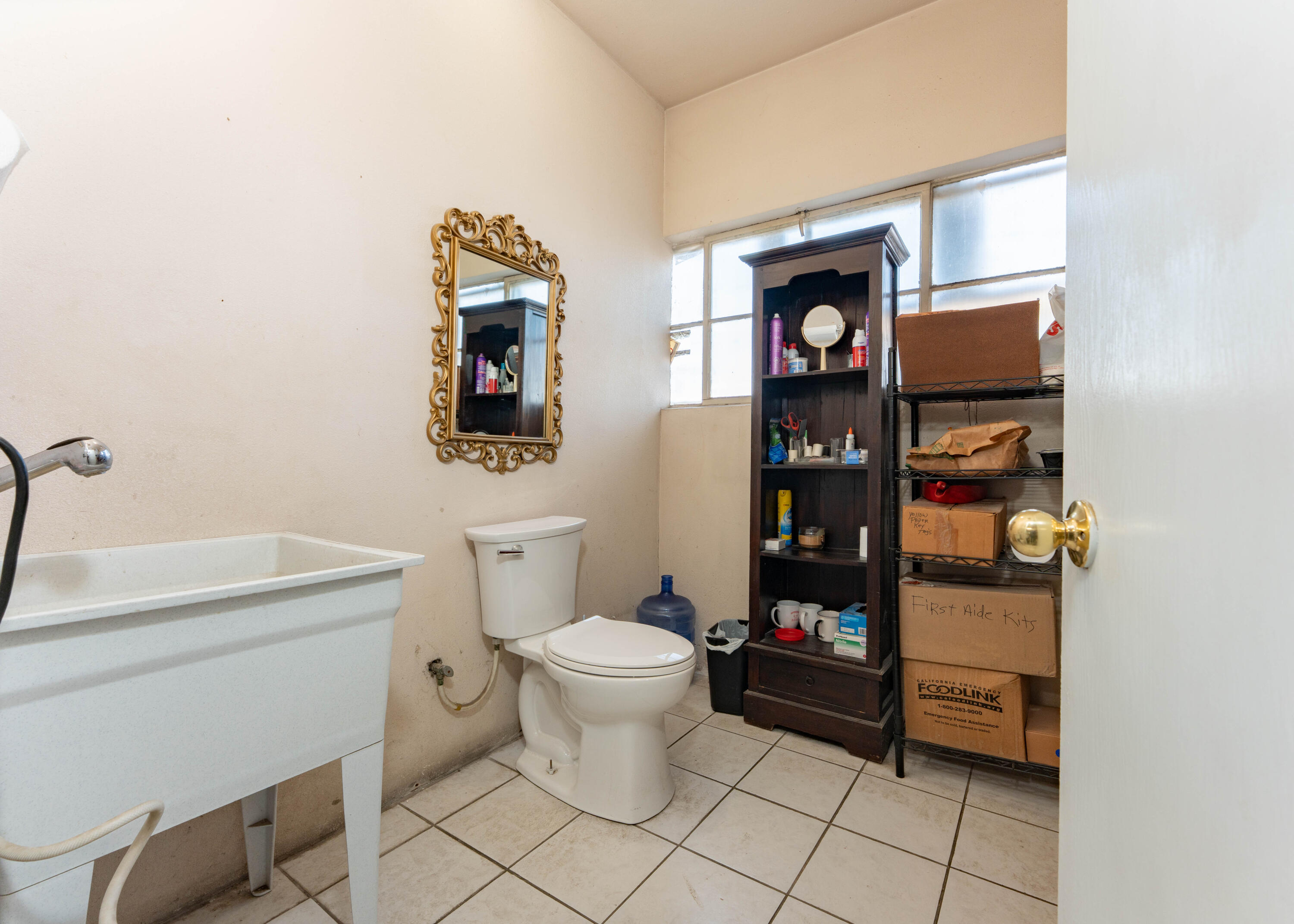 68 W Henderson Ave, Porterville, CA 93257