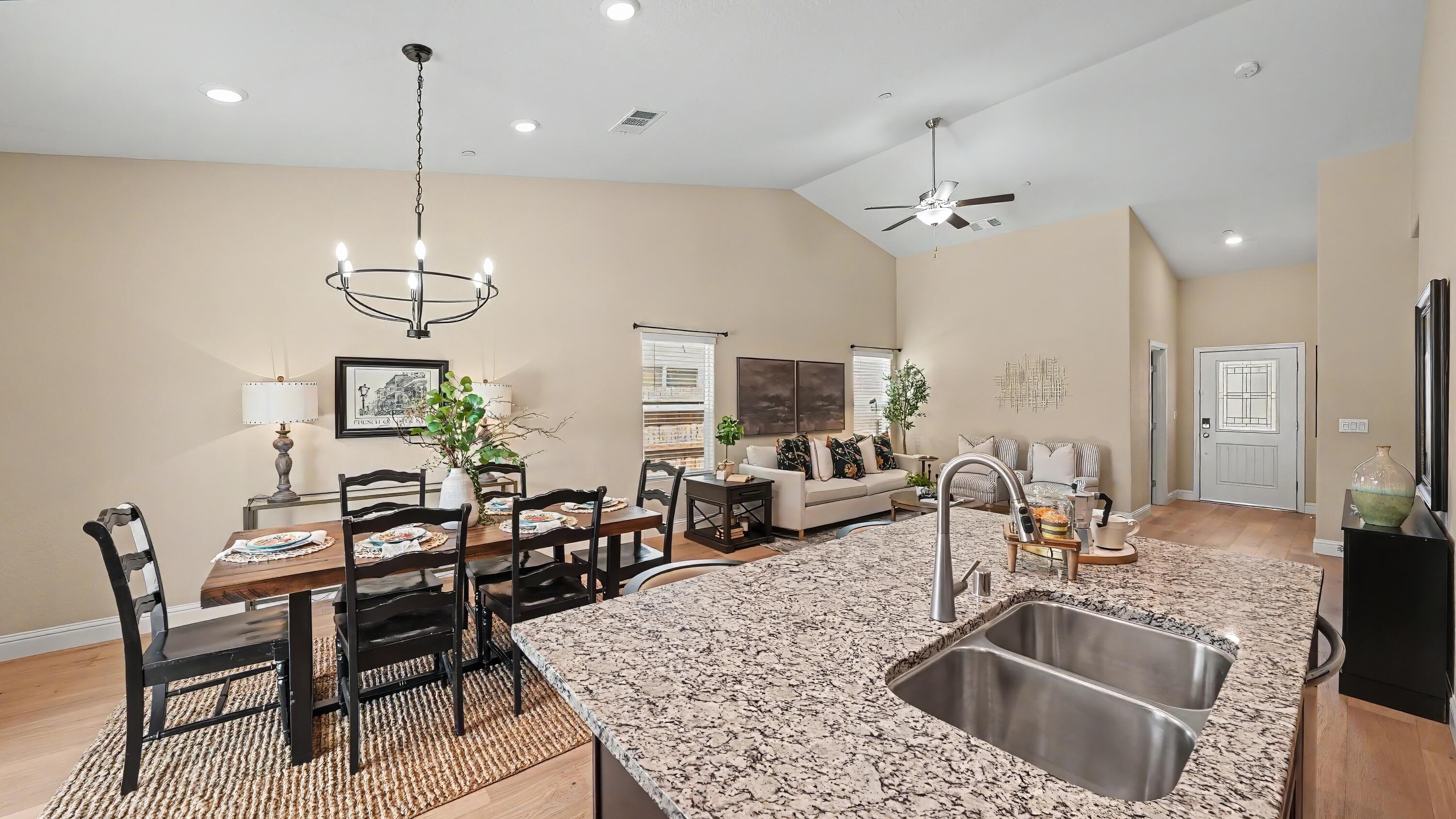 3615 E Westcott Ave, Visalia, CA 93292