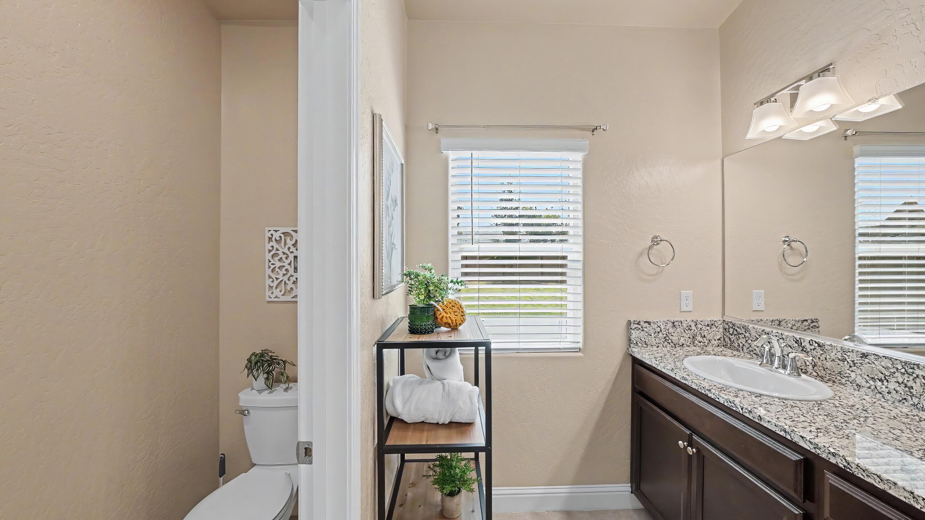 3615 E Westcott Ave, Visalia, CA 93292