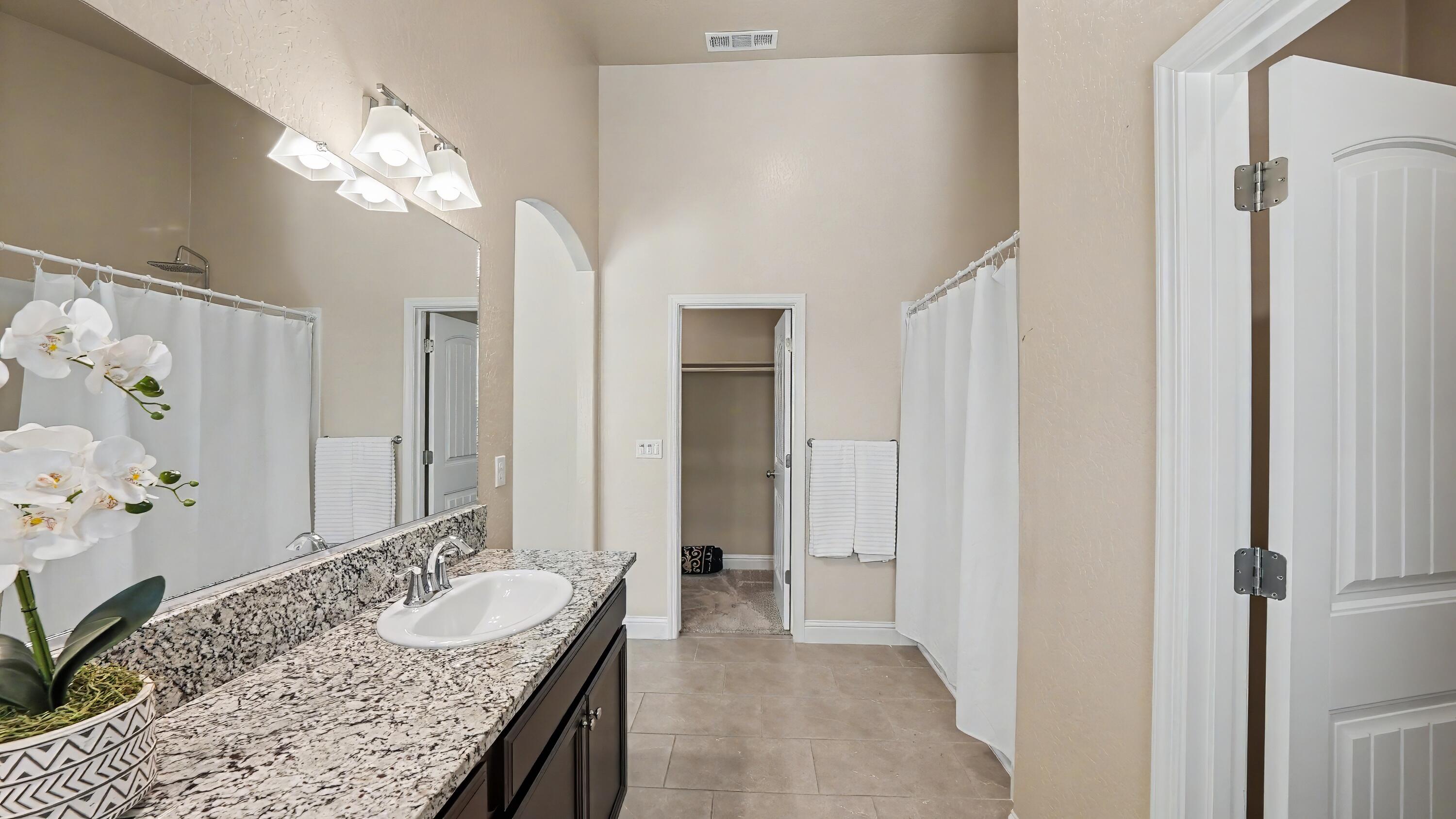 3615 E Westcott Ave, Visalia, CA 93292