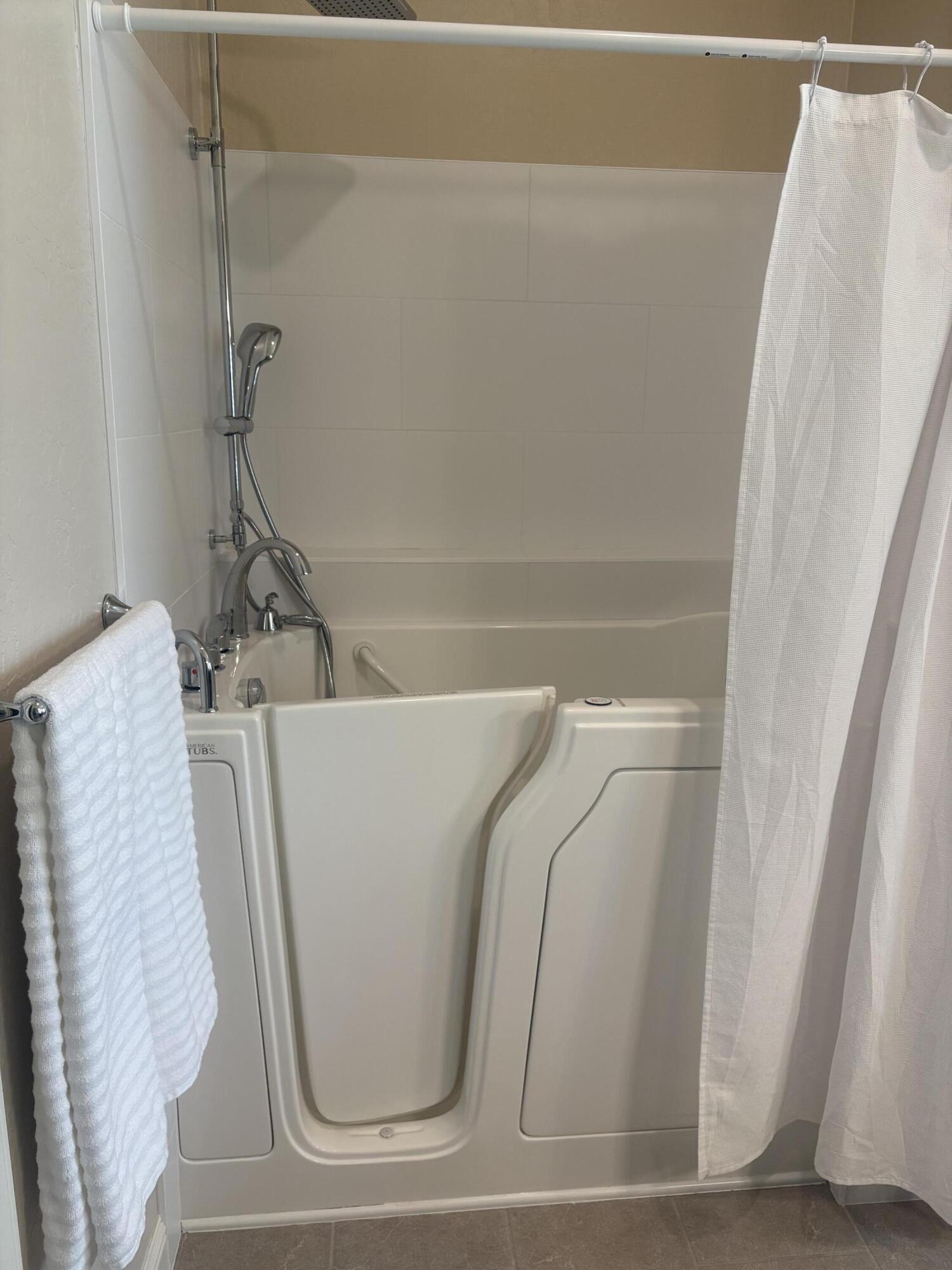 3615 E Westcott Ave, Visalia, CA 93292