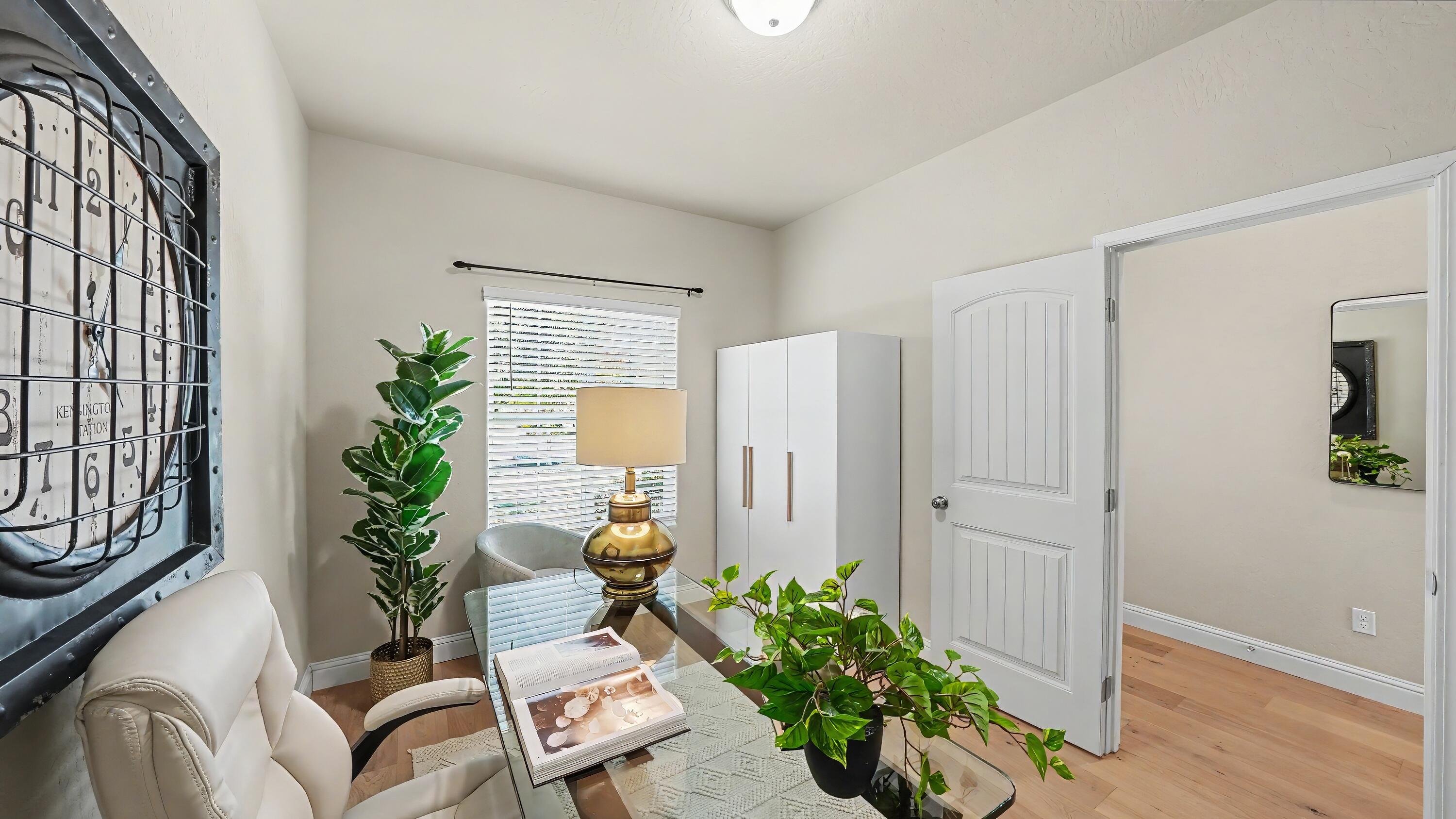 3615 E Westcott Ave, Visalia, CA 93292