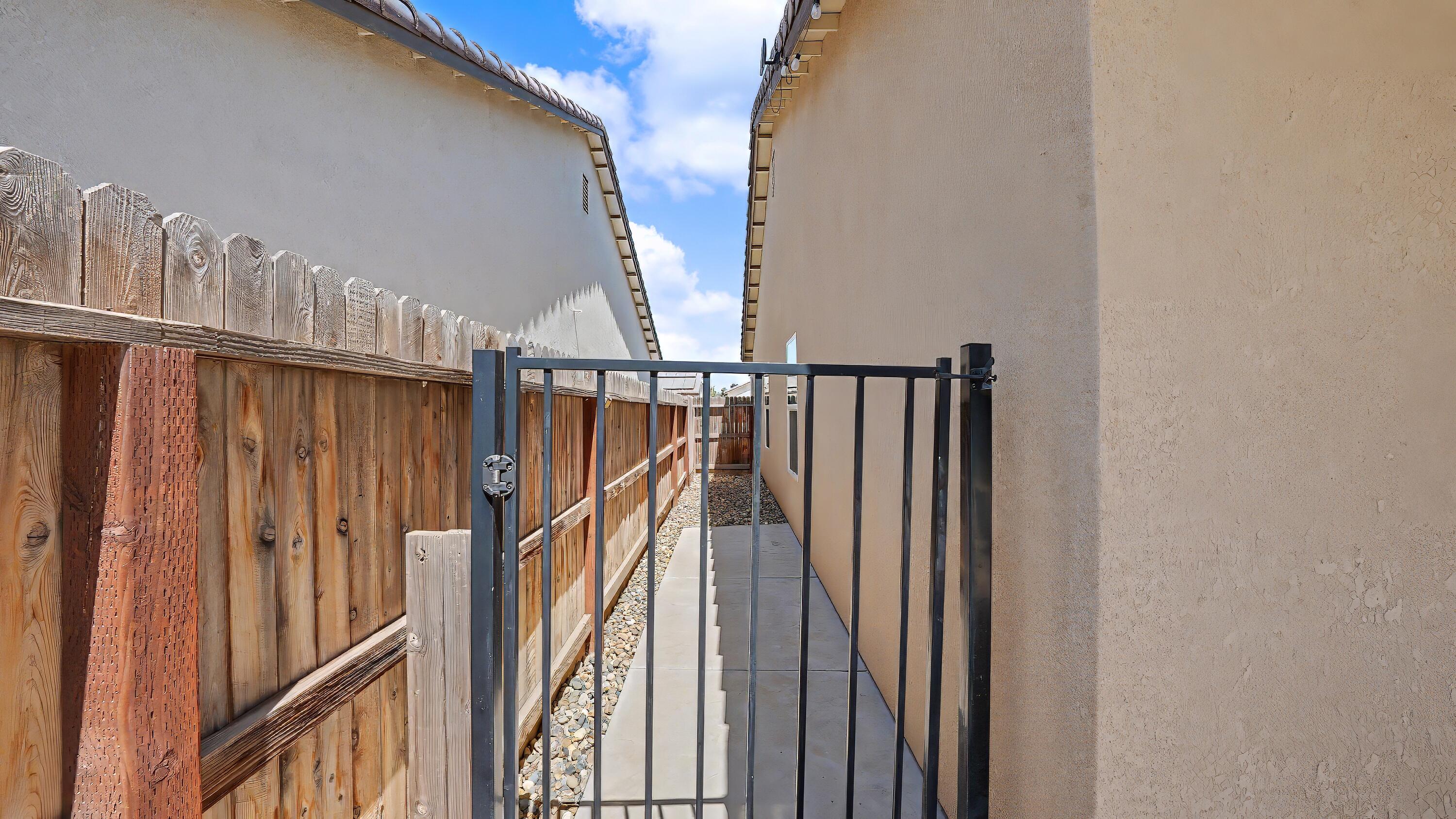 3615 E Westcott Ave, Visalia, CA 93292